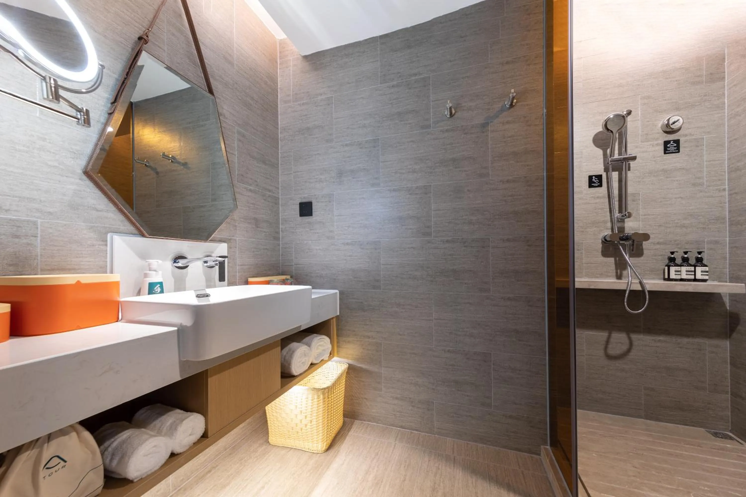 Shower in Atour Hotel Foshan Shunde Happy Coast