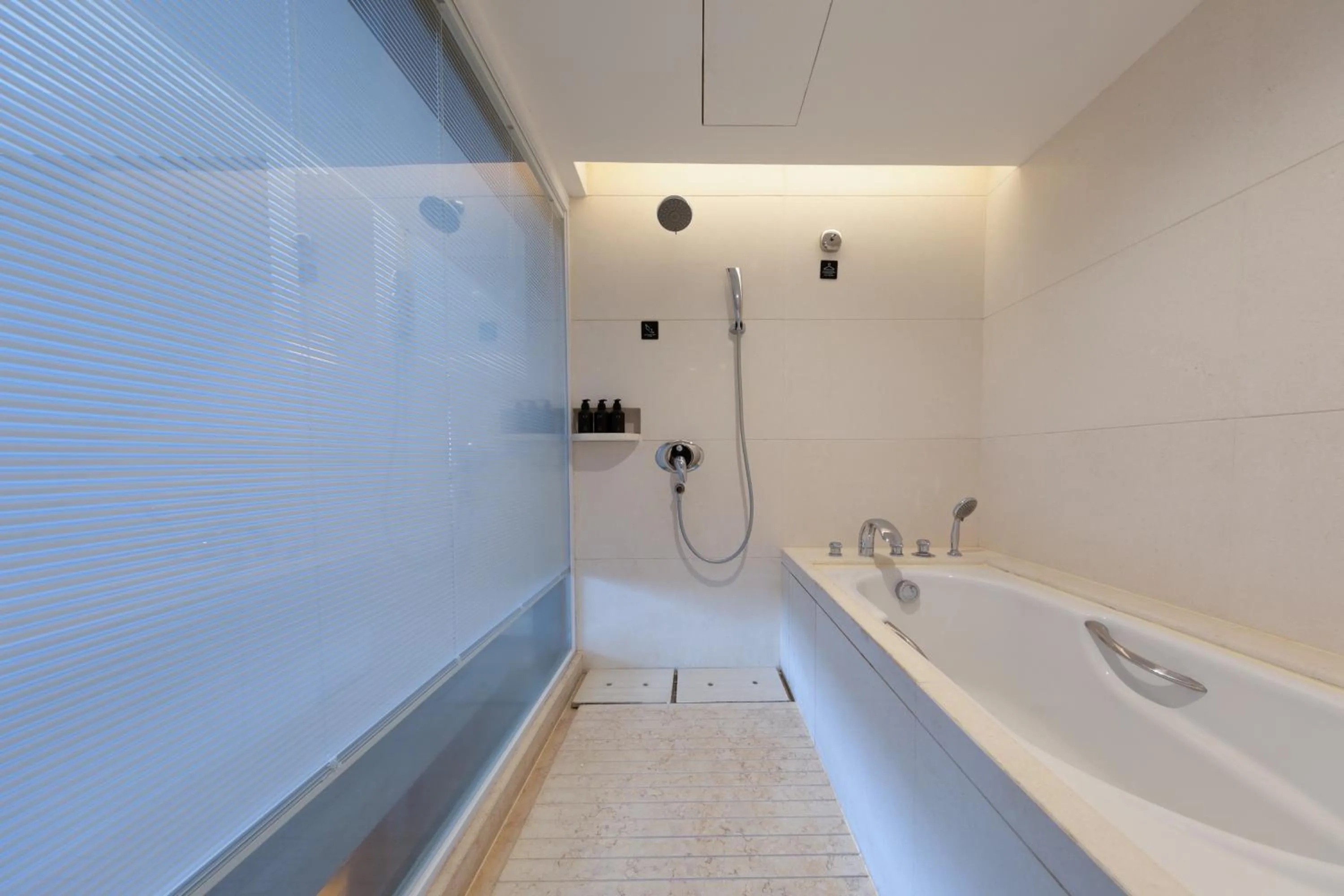 Bathroom in Atour X Hotel Huizhou Huiyang Municipal Plaza