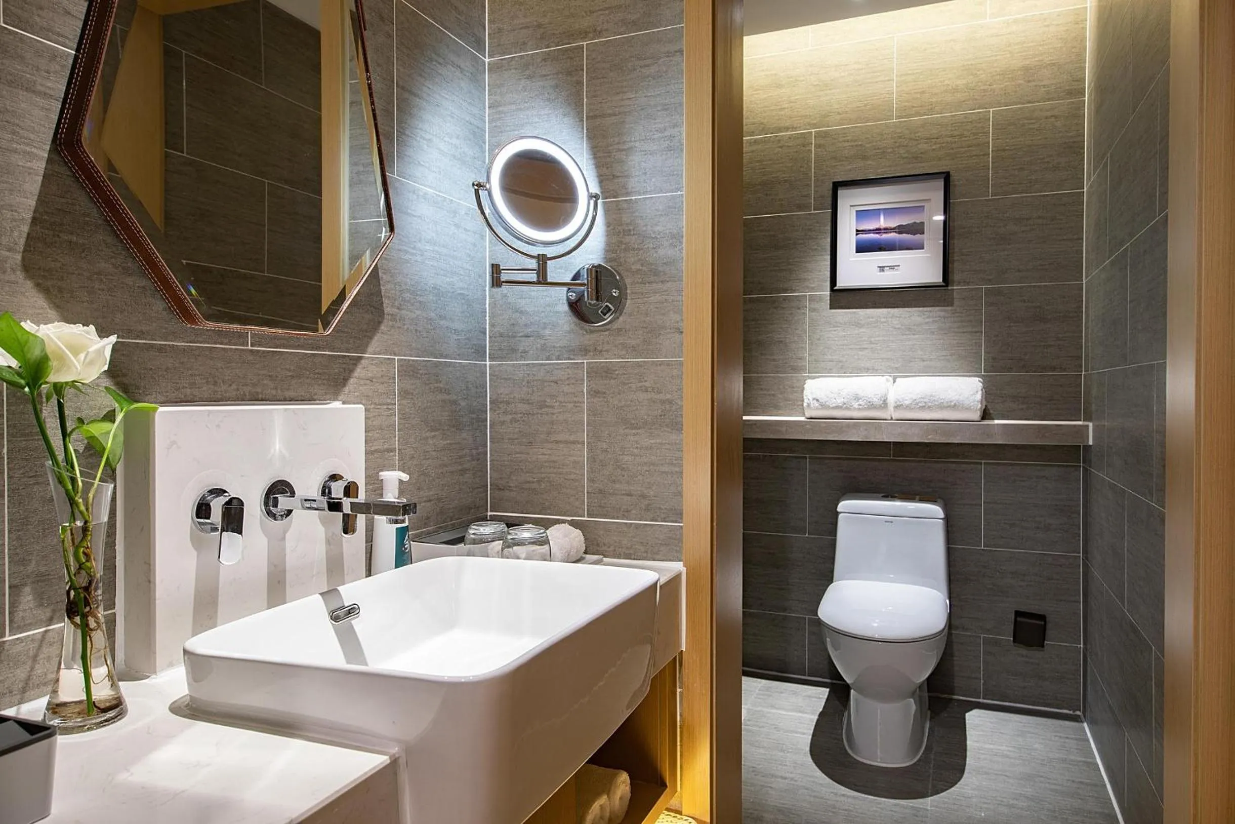 Atour Hotel Chengdu Chunxi Road Tianfu Square Subway Station