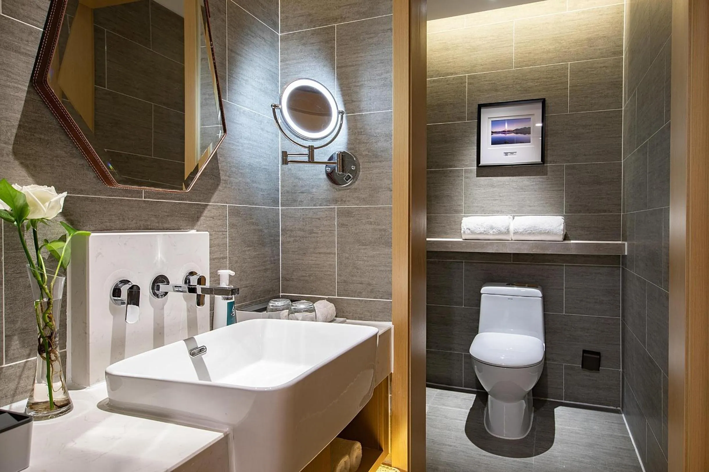 Atour Hotel Chengdu Chunxi Road Tianfu Square Subway Station