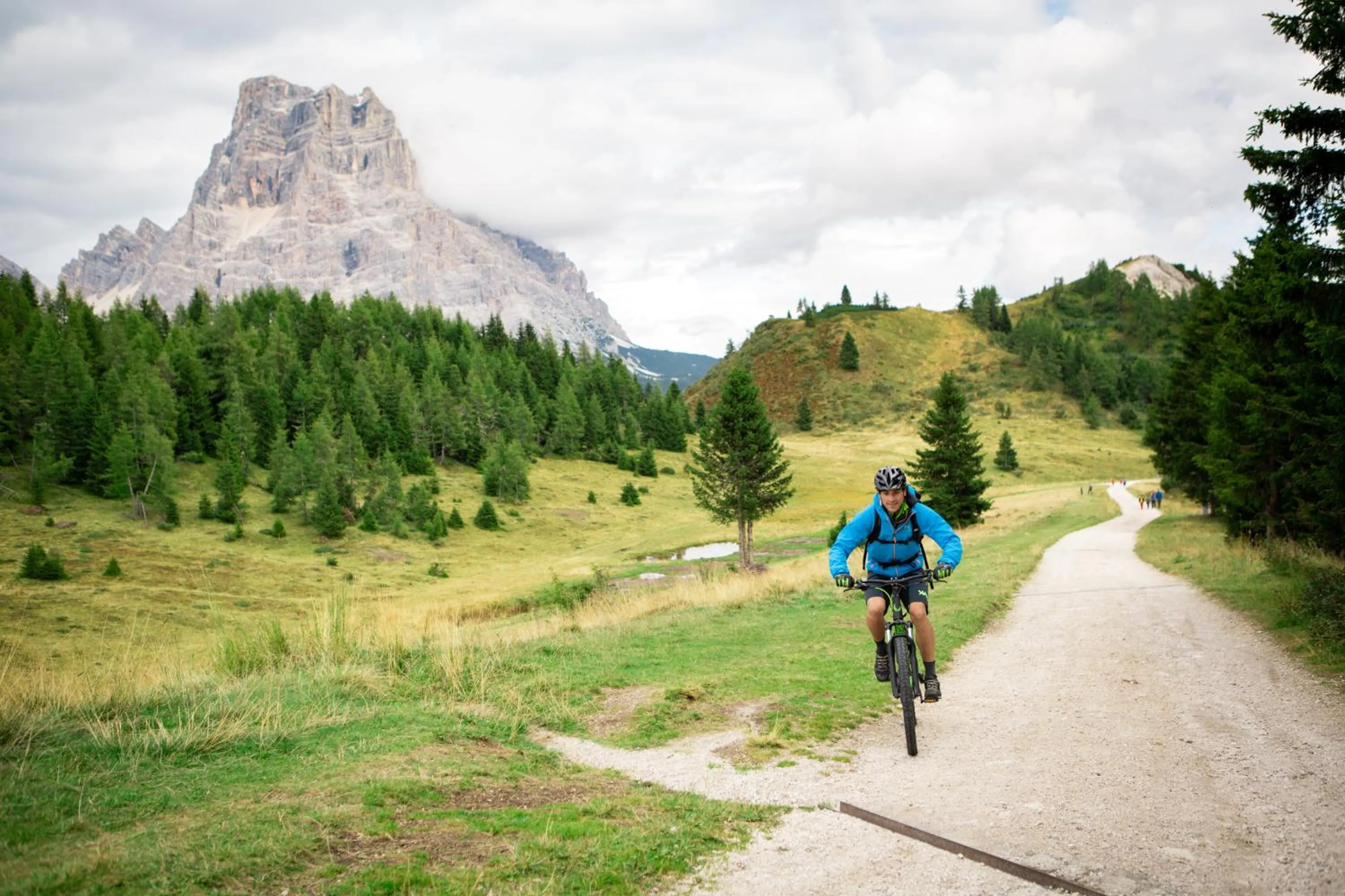 Cycling in Naturae Lodge Wellness & Spa