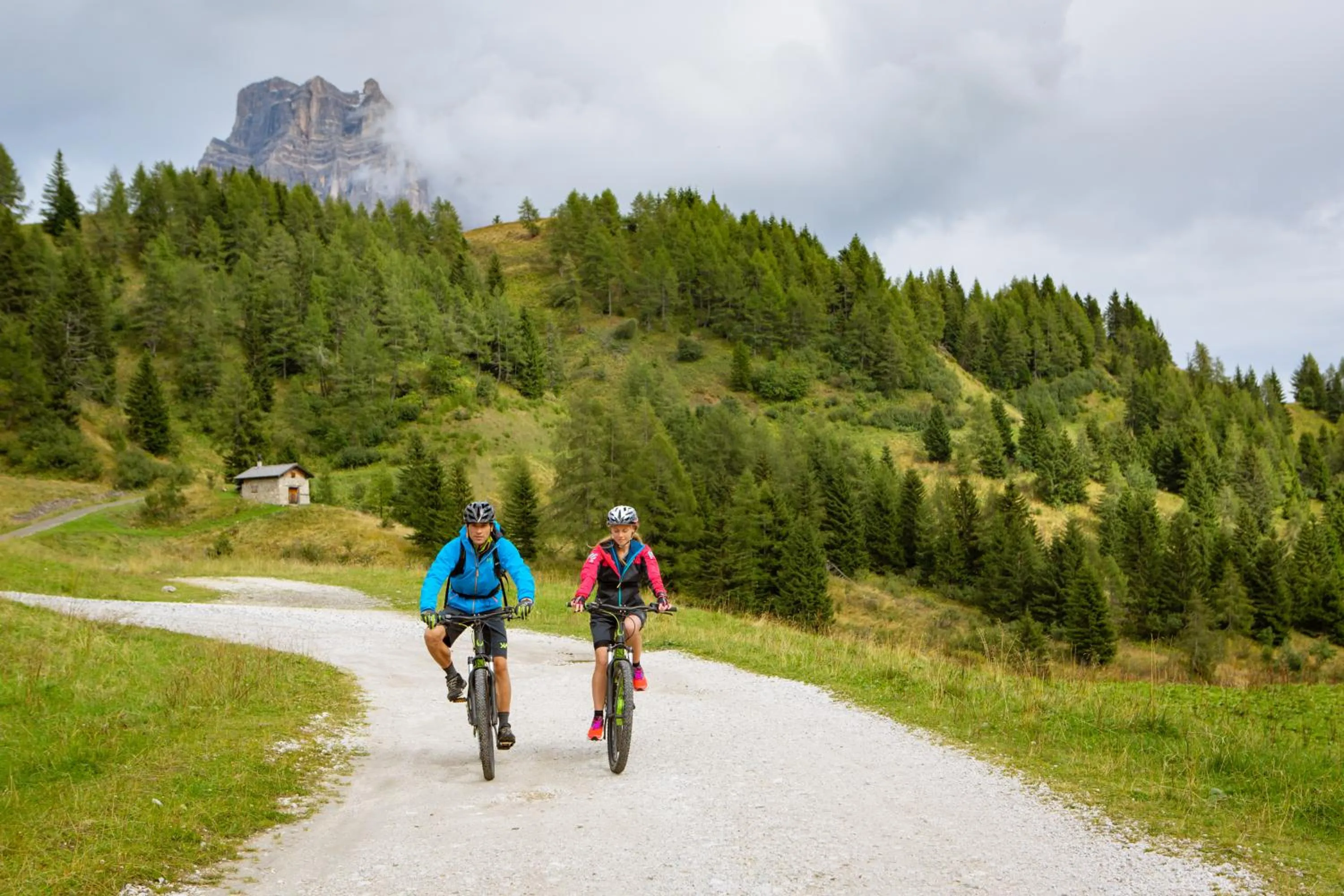 Cycling in Naturae Lodge Wellness & Spa