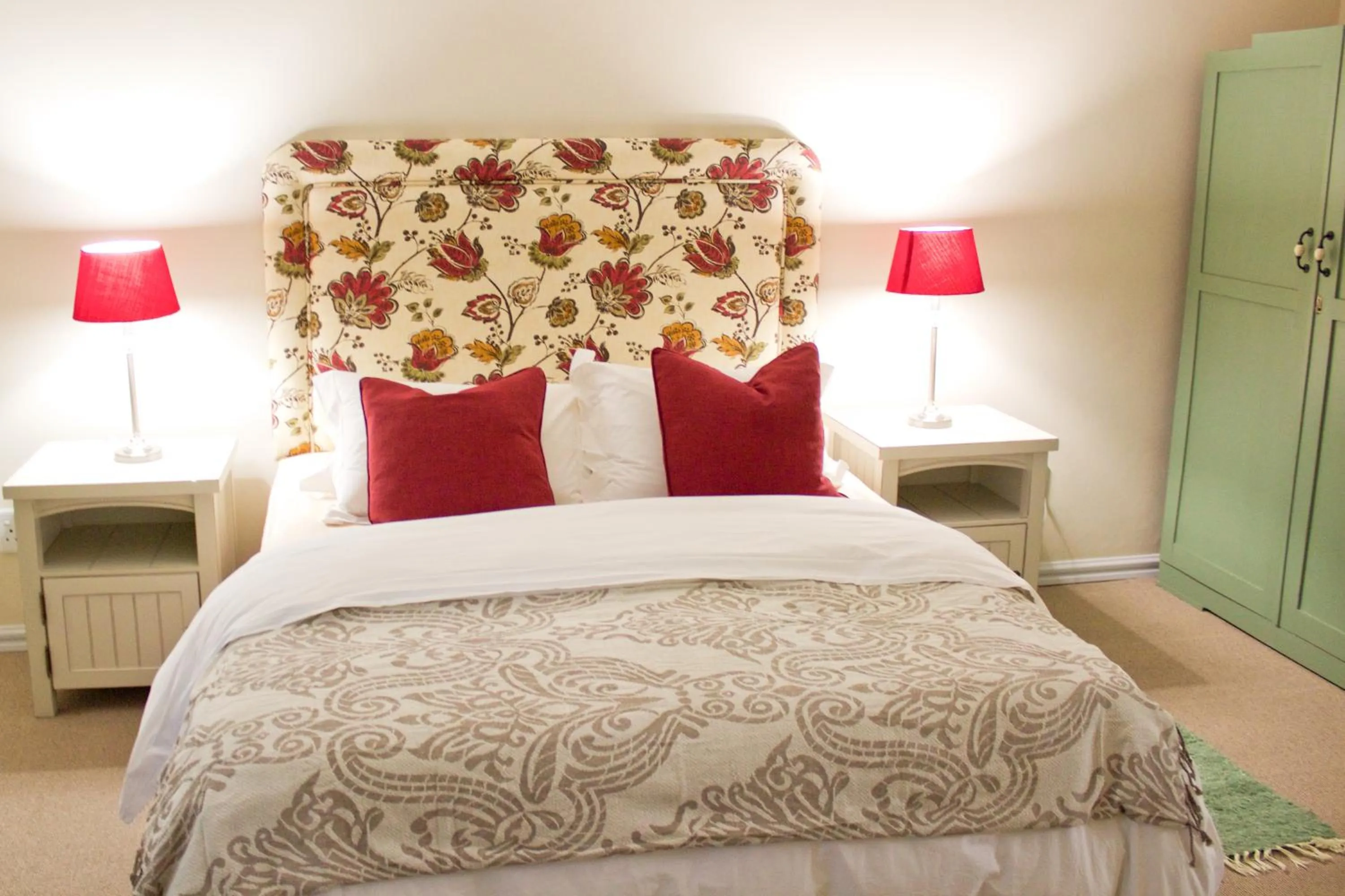 Bed in Nuwerus Lodge Paarl