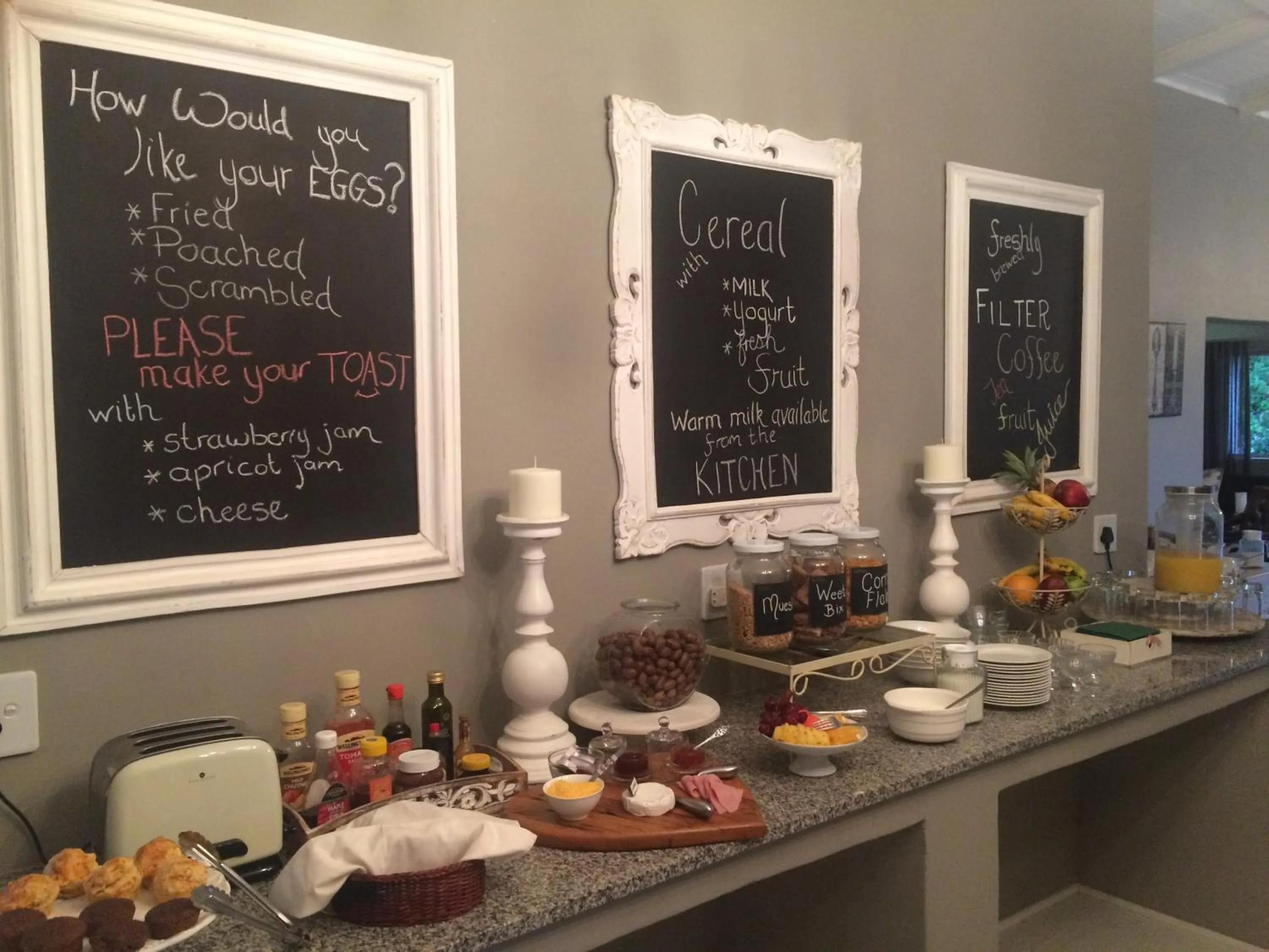 Food and drinks in Nuwerus Lodge Paarl