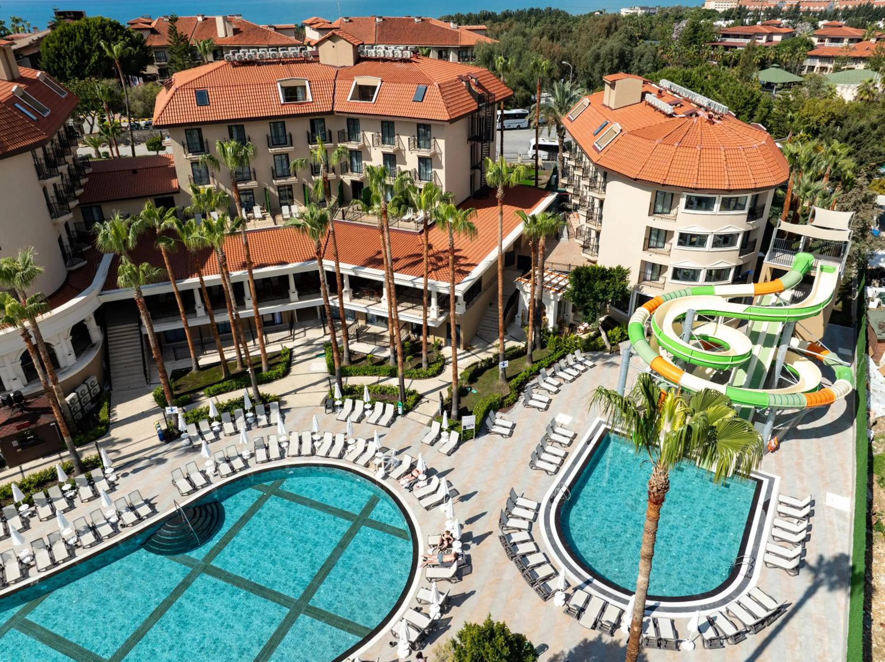 Swimming pool in Numa Club Side Hotel - Ultra All Inclusive