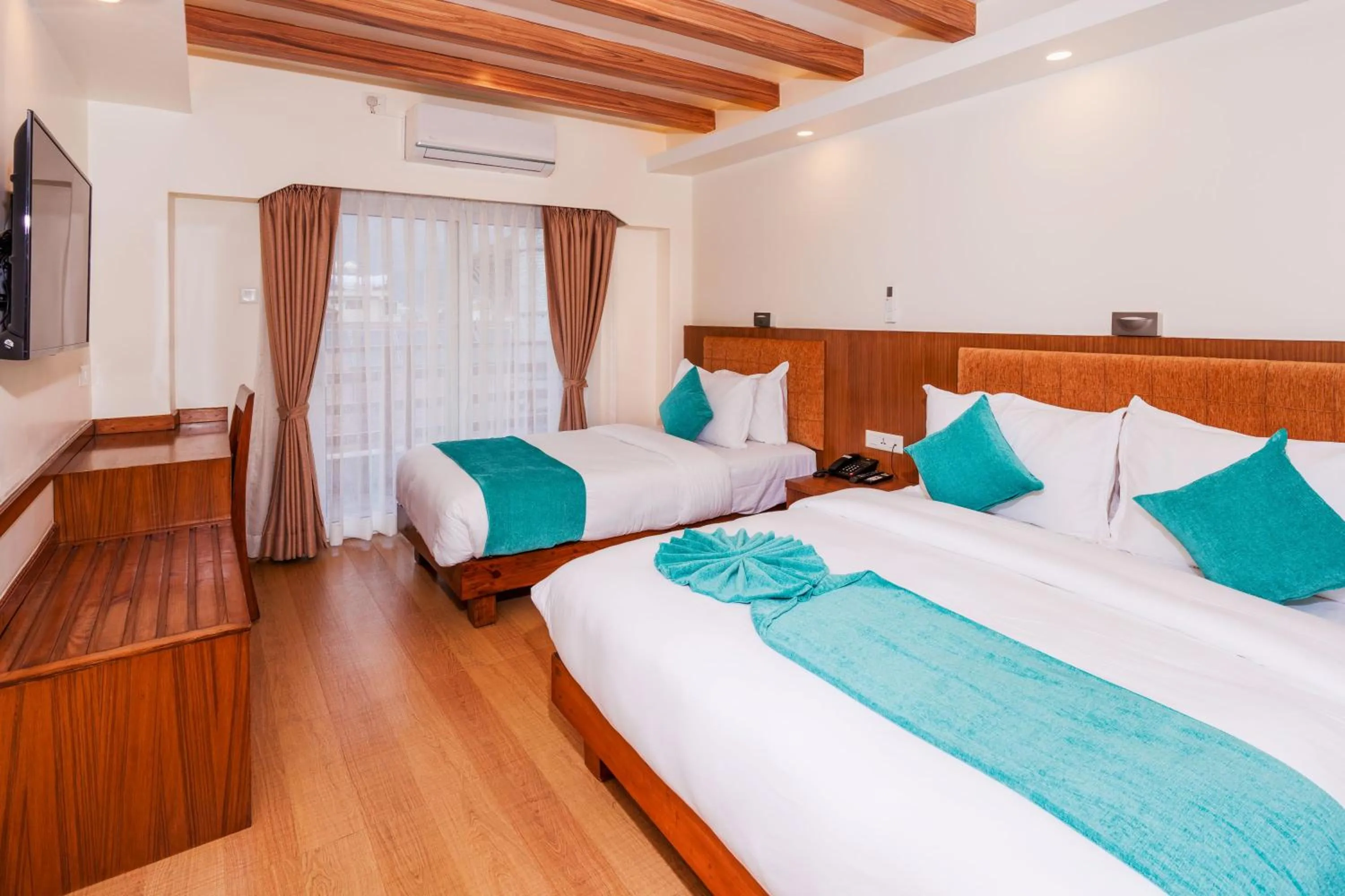 Bed in Pokhara Alpine and Springs