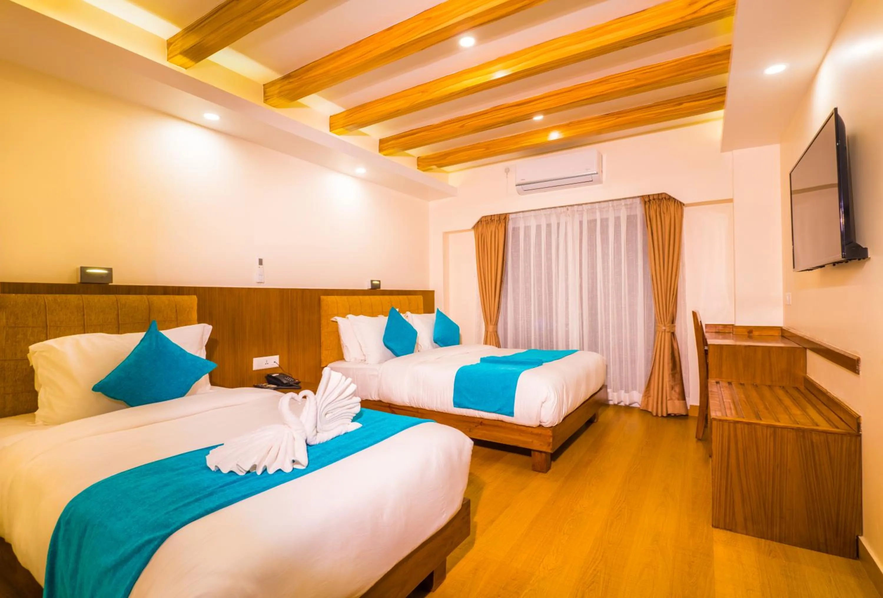 Bed in Pokhara Alpine and Springs