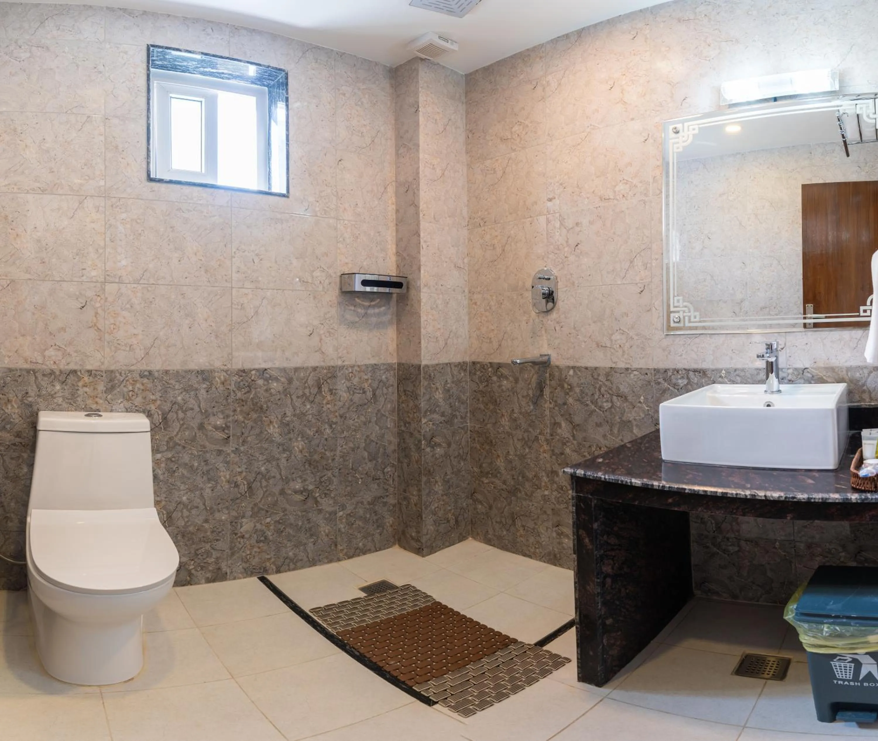 Bathroom in Pokhara Alpine and Springs