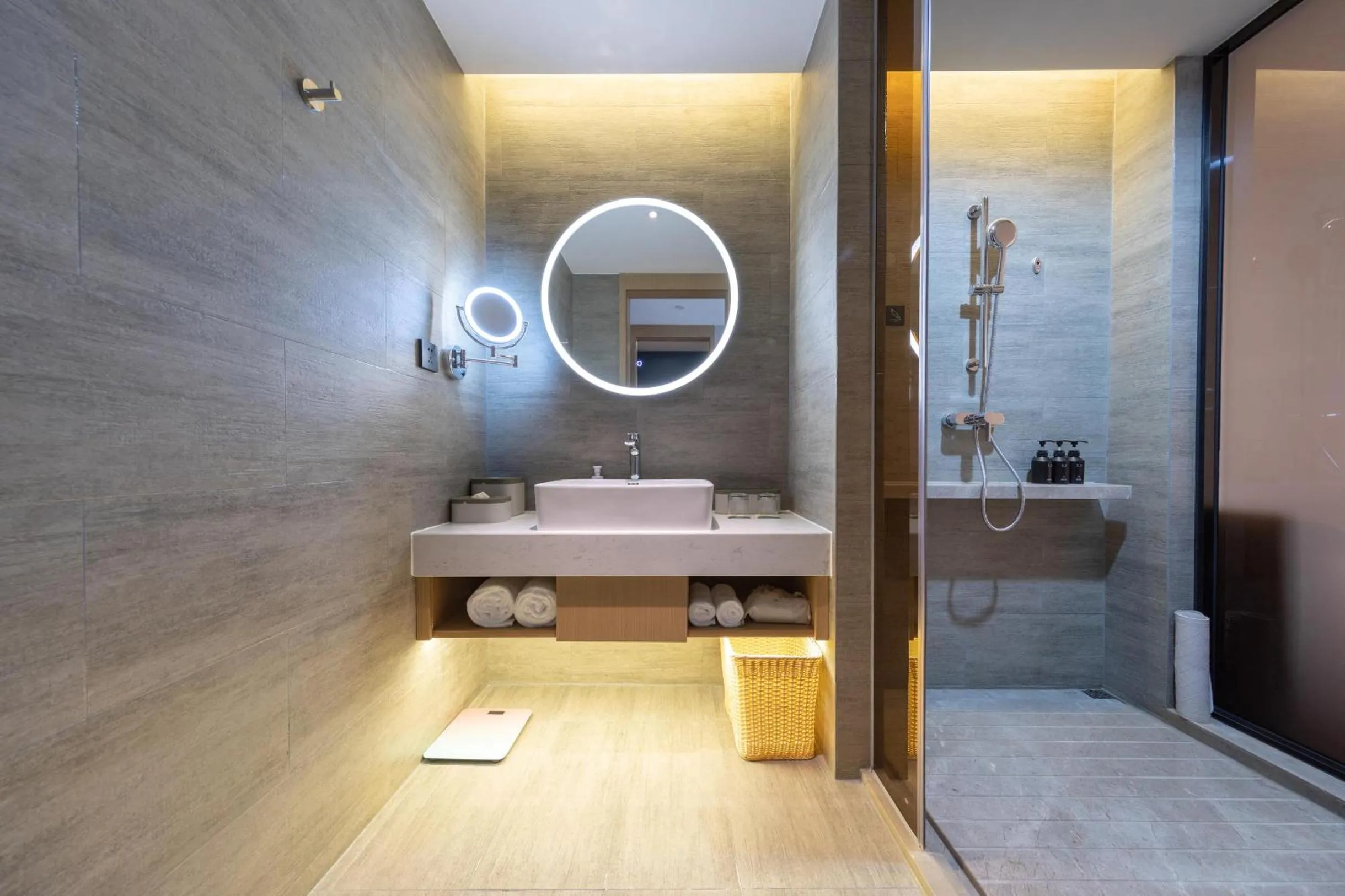 Shower in Atour Hotel Dongguan Fenggang