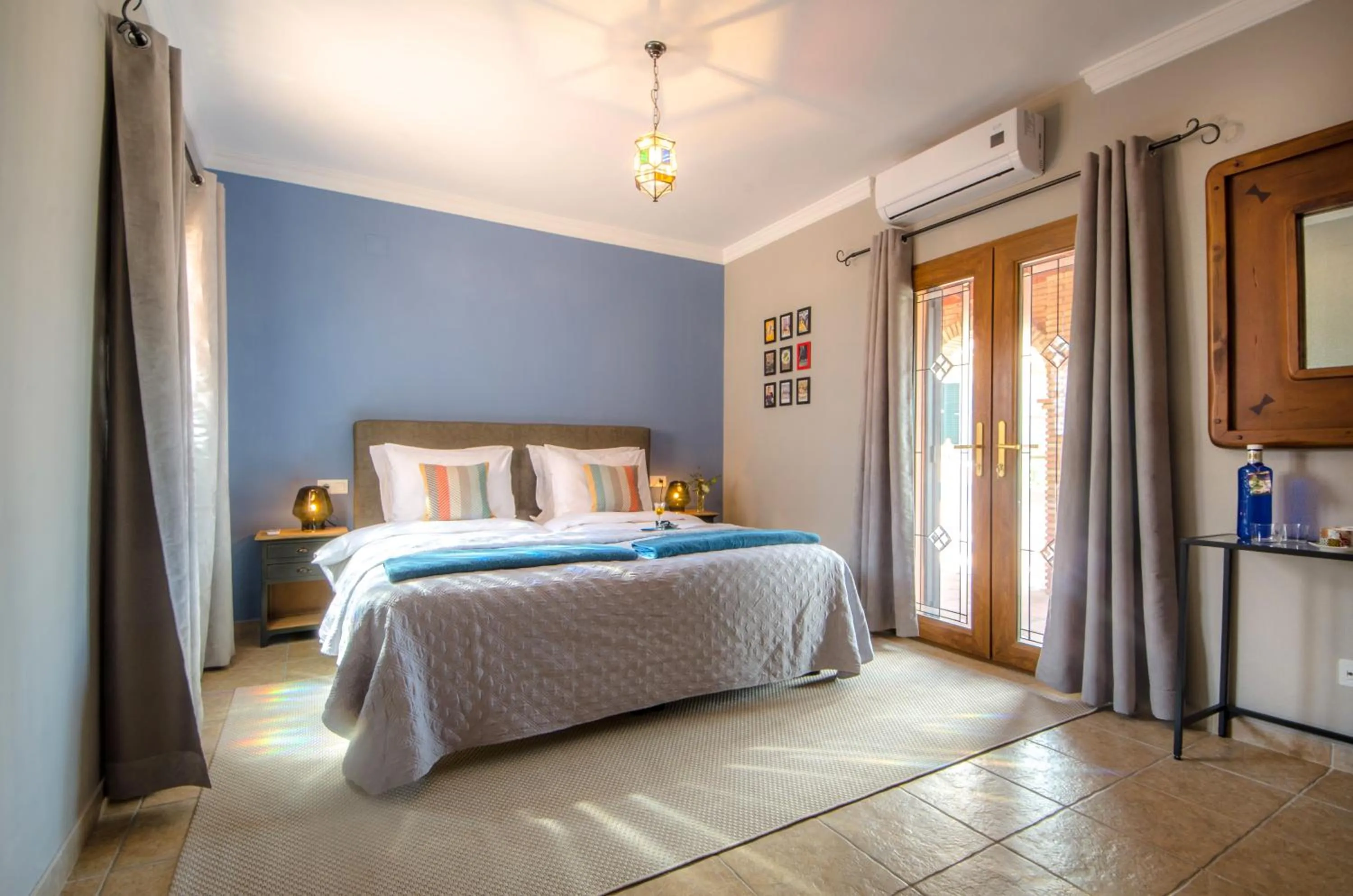 Bed in Villa Conmigo Bed & Breakfast