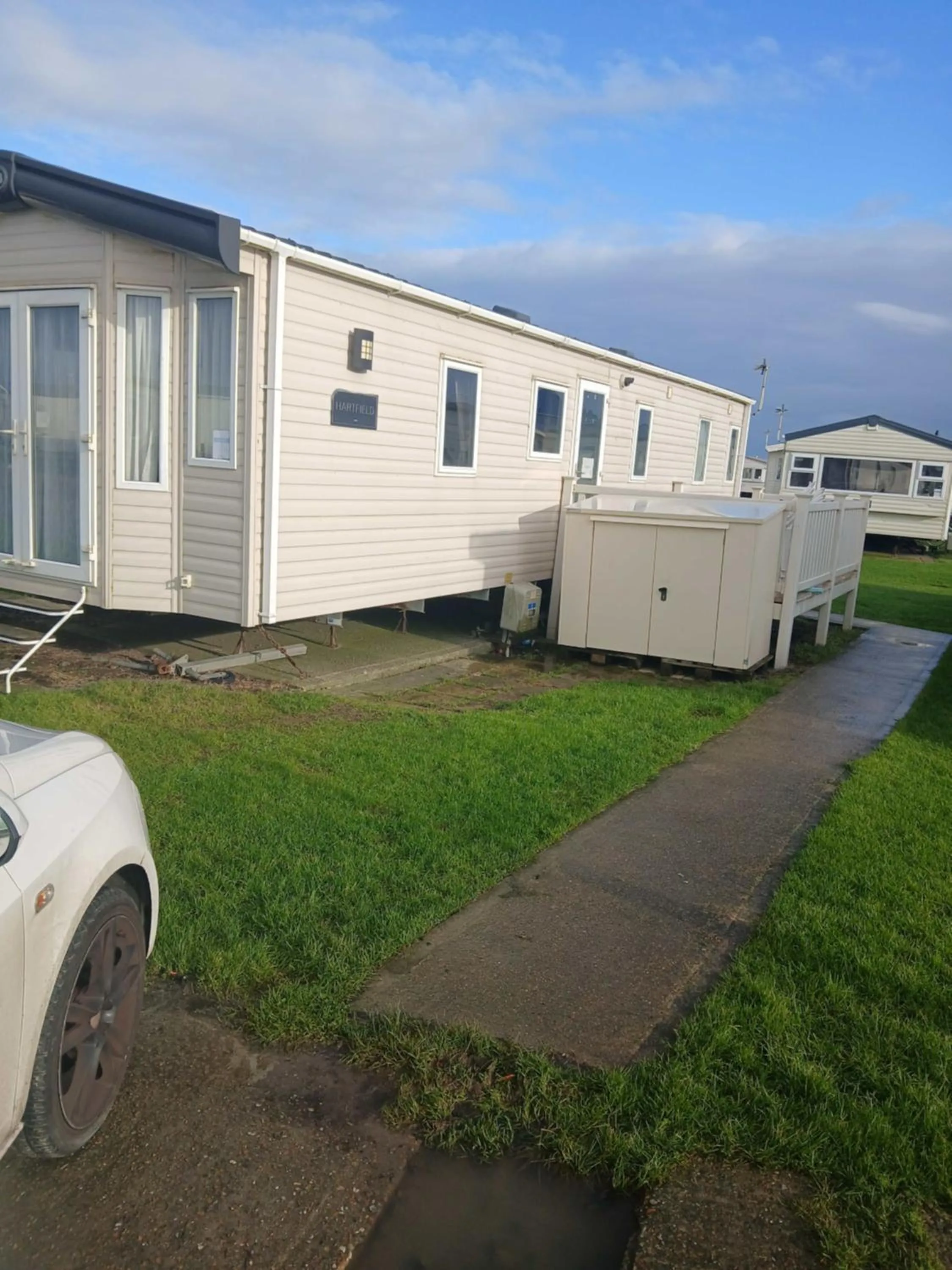 Property building in Beach Lodge - 5 minute walk to the sandy beach