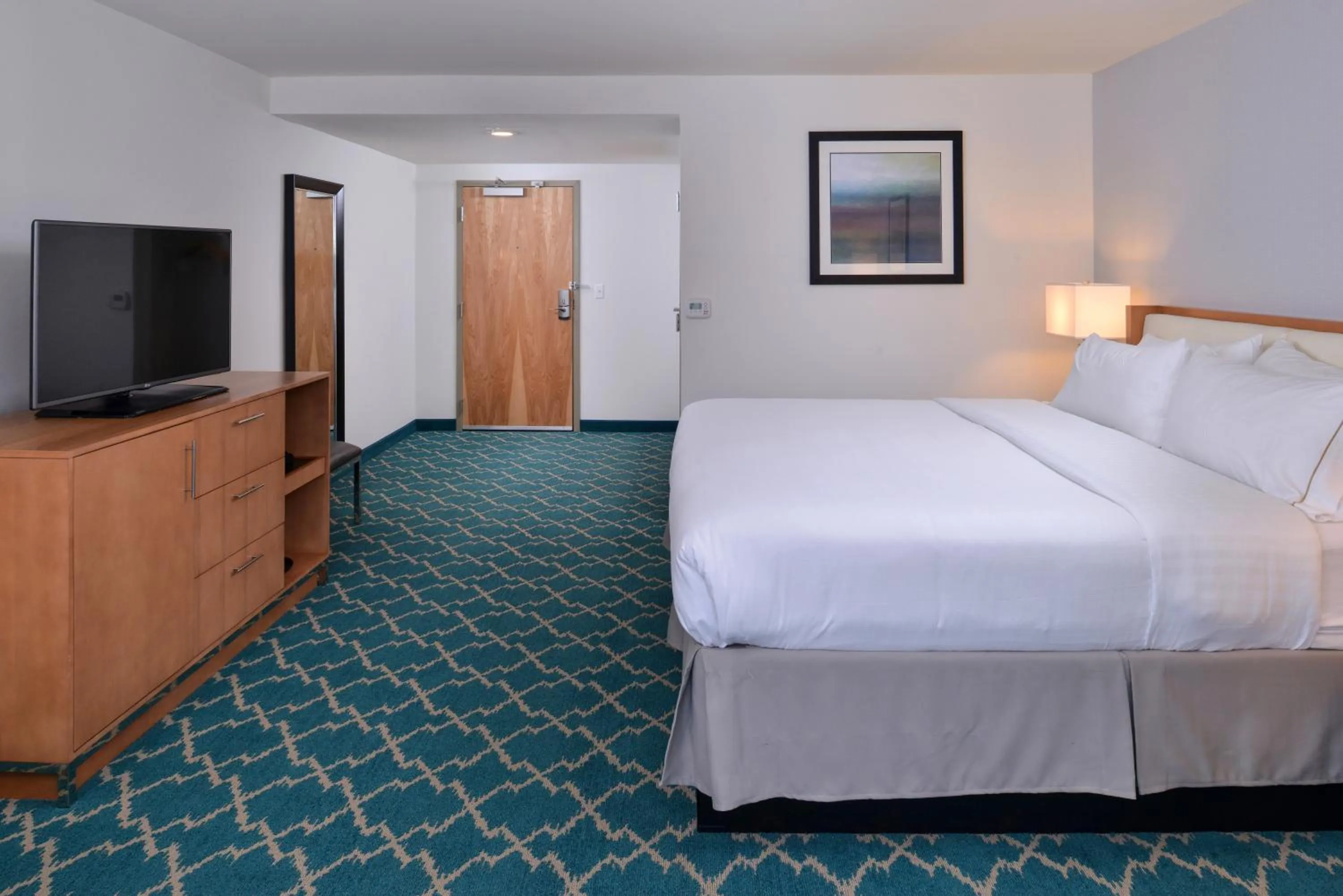 Photo of the whole room, Bed in Holiday Inn Express and Suites West Ocean City by IHG