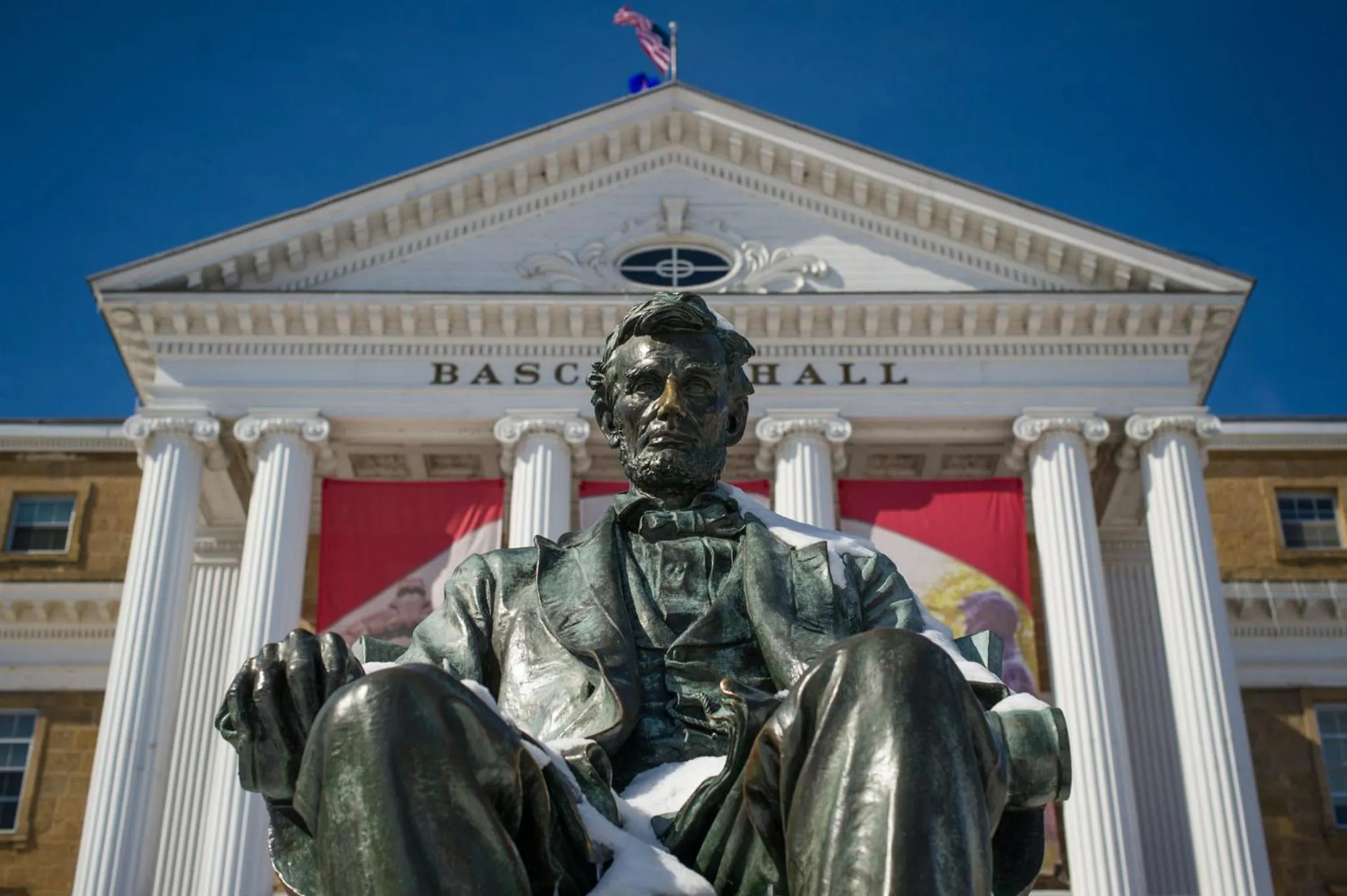 Area and facilities in Holiday Inn Express and Suites Madison Central by IHG
