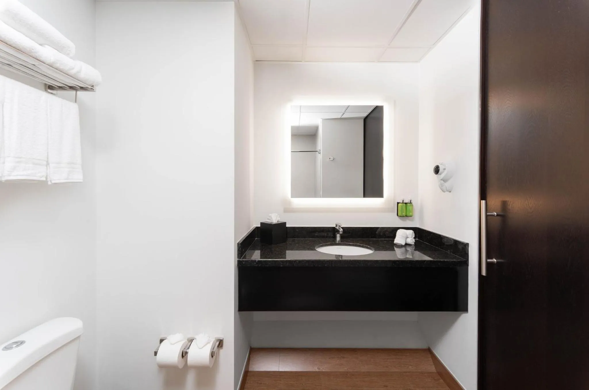Bathroom in Holiday Inn Express Tegucigalpa by IHG