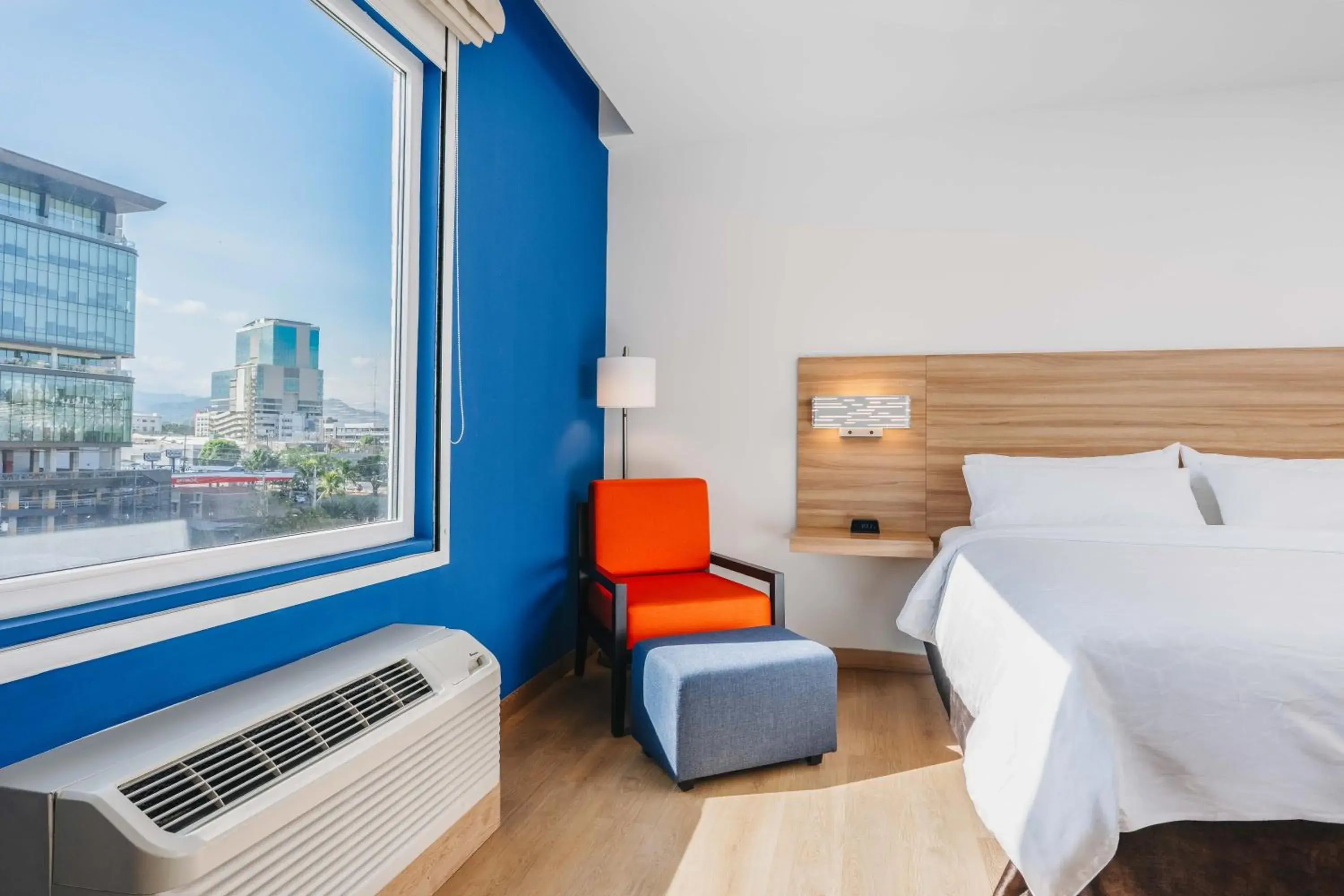 Standard King Room in Holiday Inn Express Tegucigalpa by IHG Standard King Room in Holiday Inn Express Tegucigalpa by IHG