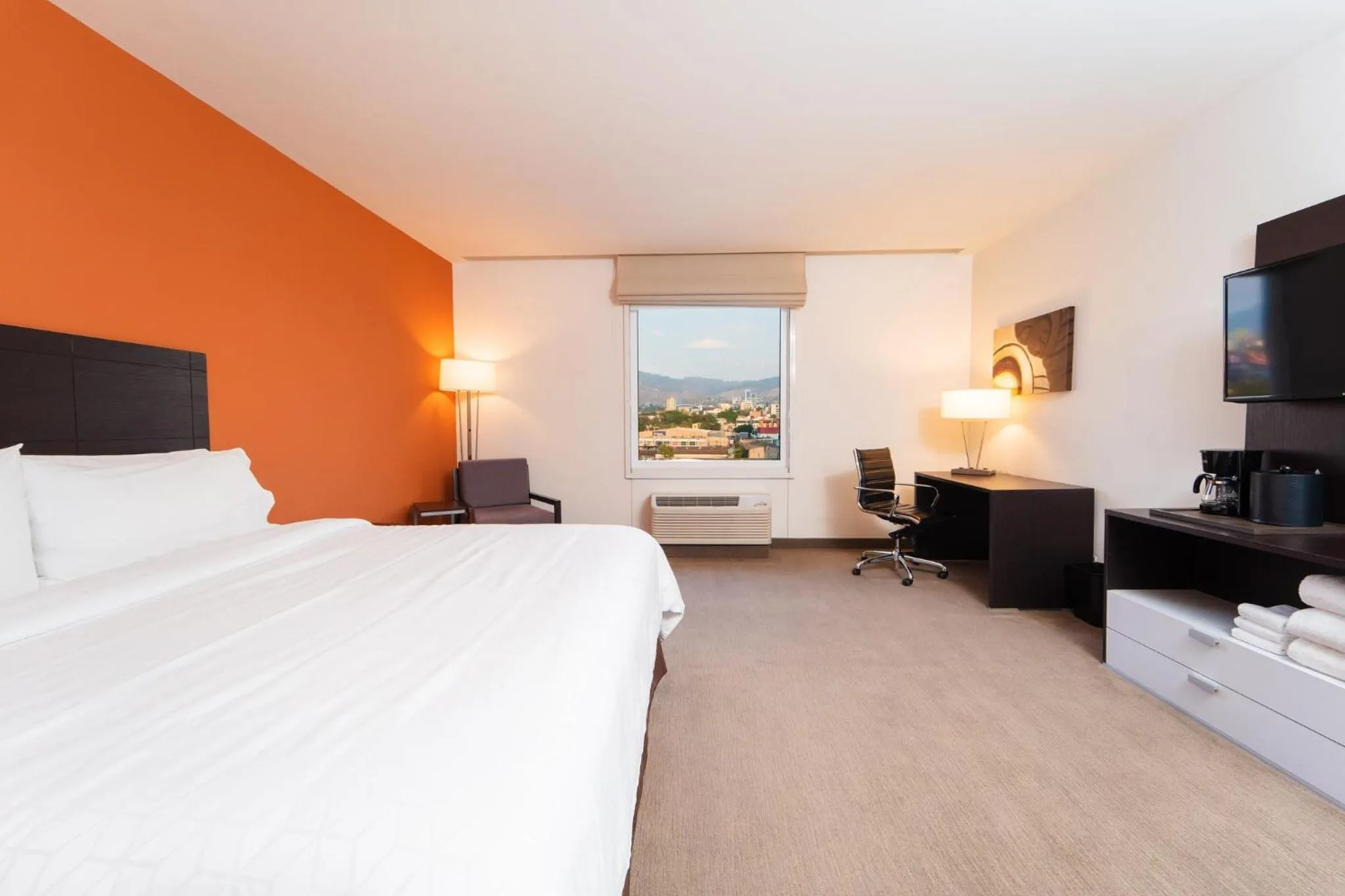 Photo of the whole room, Bed in Holiday Inn Express Tegucigalpa by IHG