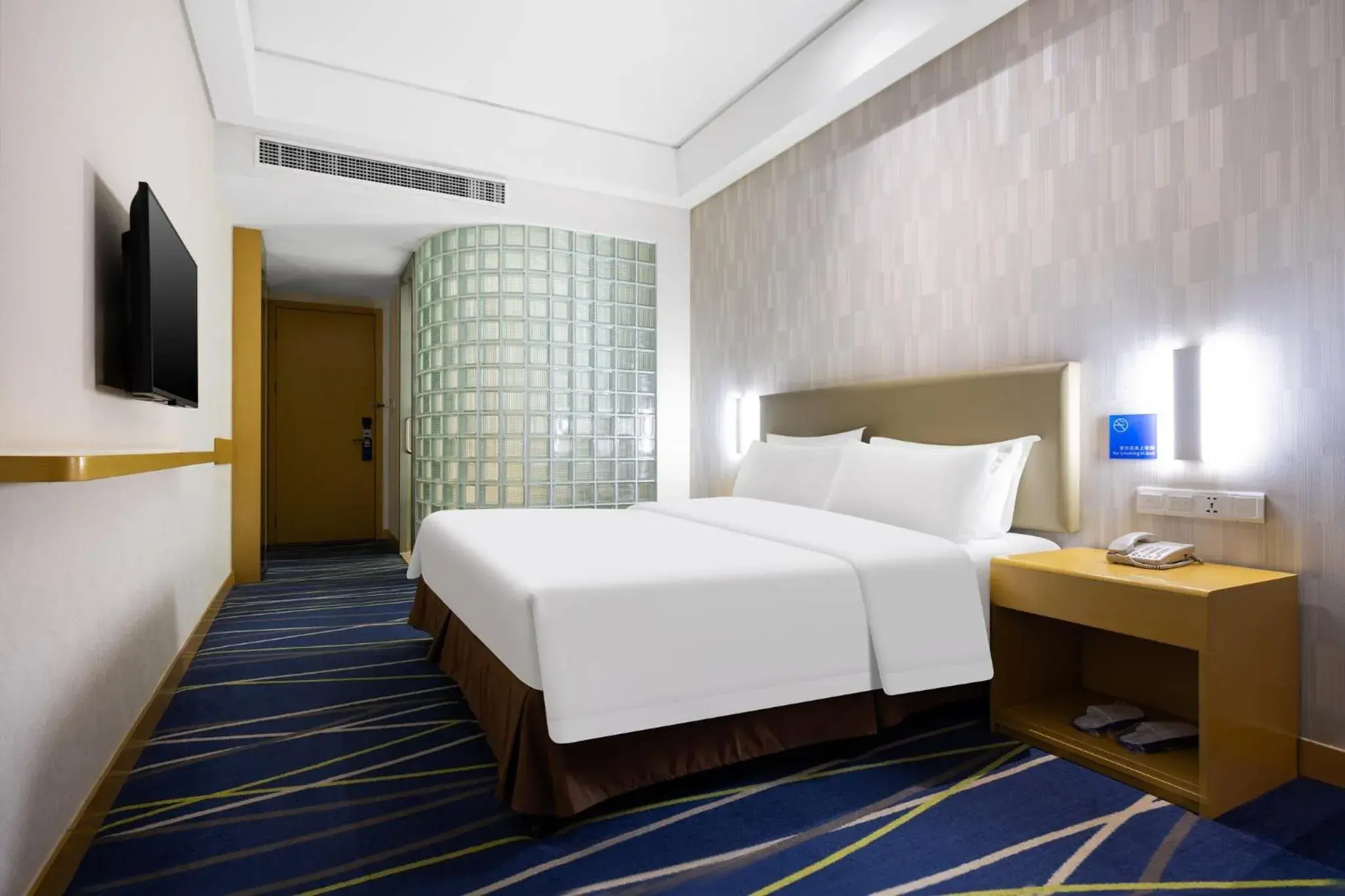 Standard Room in Holiday Inn Express Zhengzhou Airport by IHG Standard Room in Holiday Inn Express Zhengzhou Airport by IHG