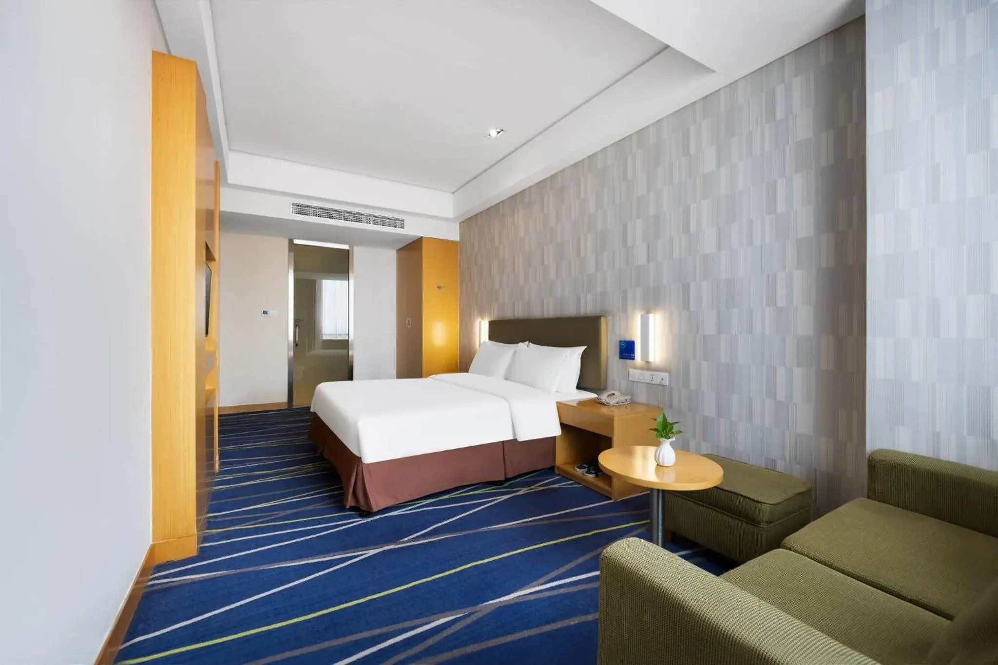 One-Bedroom Suite in Holiday Inn Express Zhengzhou Airport by IHG One-Bedroom Suite in Holiday Inn Express Zhengzhou Airport by IHG