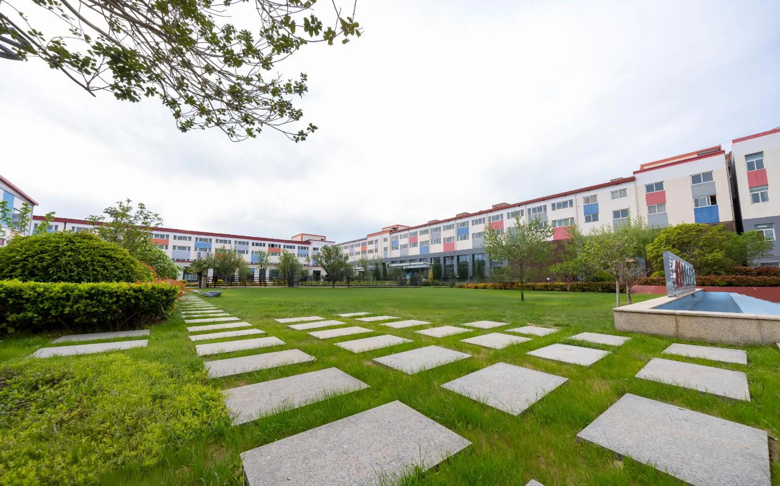 Property building in Holiday Inn Express Zhengzhou Airport by IHG