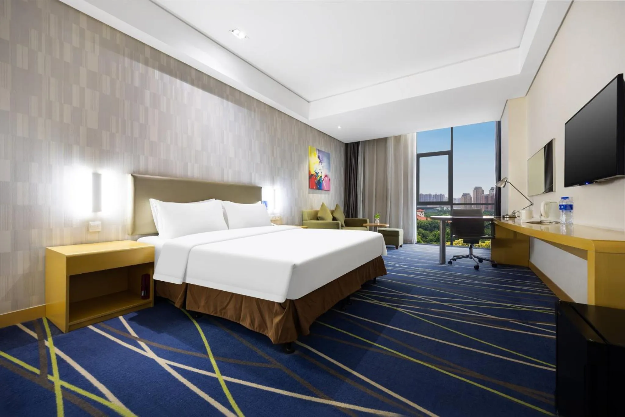 Photo of the whole room, Bed in Holiday Inn Express Zhengzhou Airport by IHG