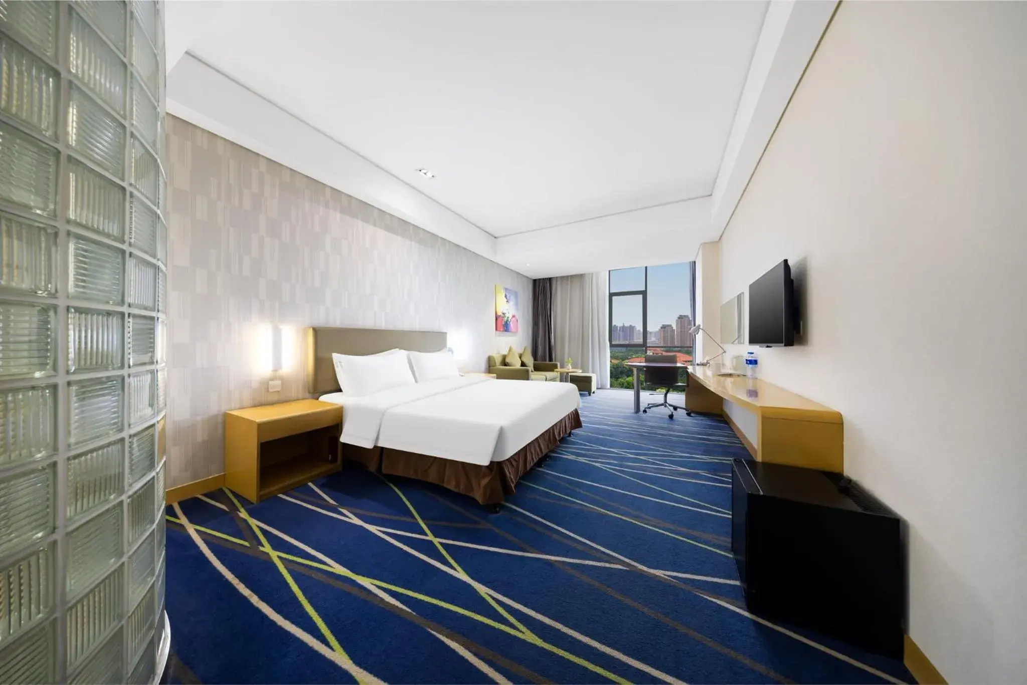 Standard King Room - Accessible in Holiday Inn Express Zhengzhou Airport by IHG Standard King Room - Accessible in Holiday Inn Express Zhengzhou Airport by IHG