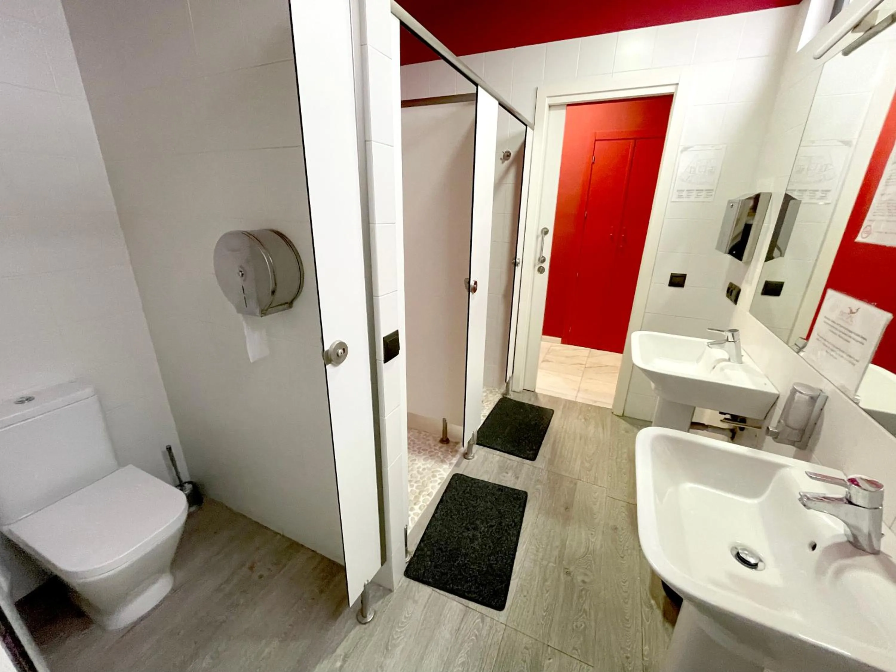 Shower in Ritual Alameda Sevilla