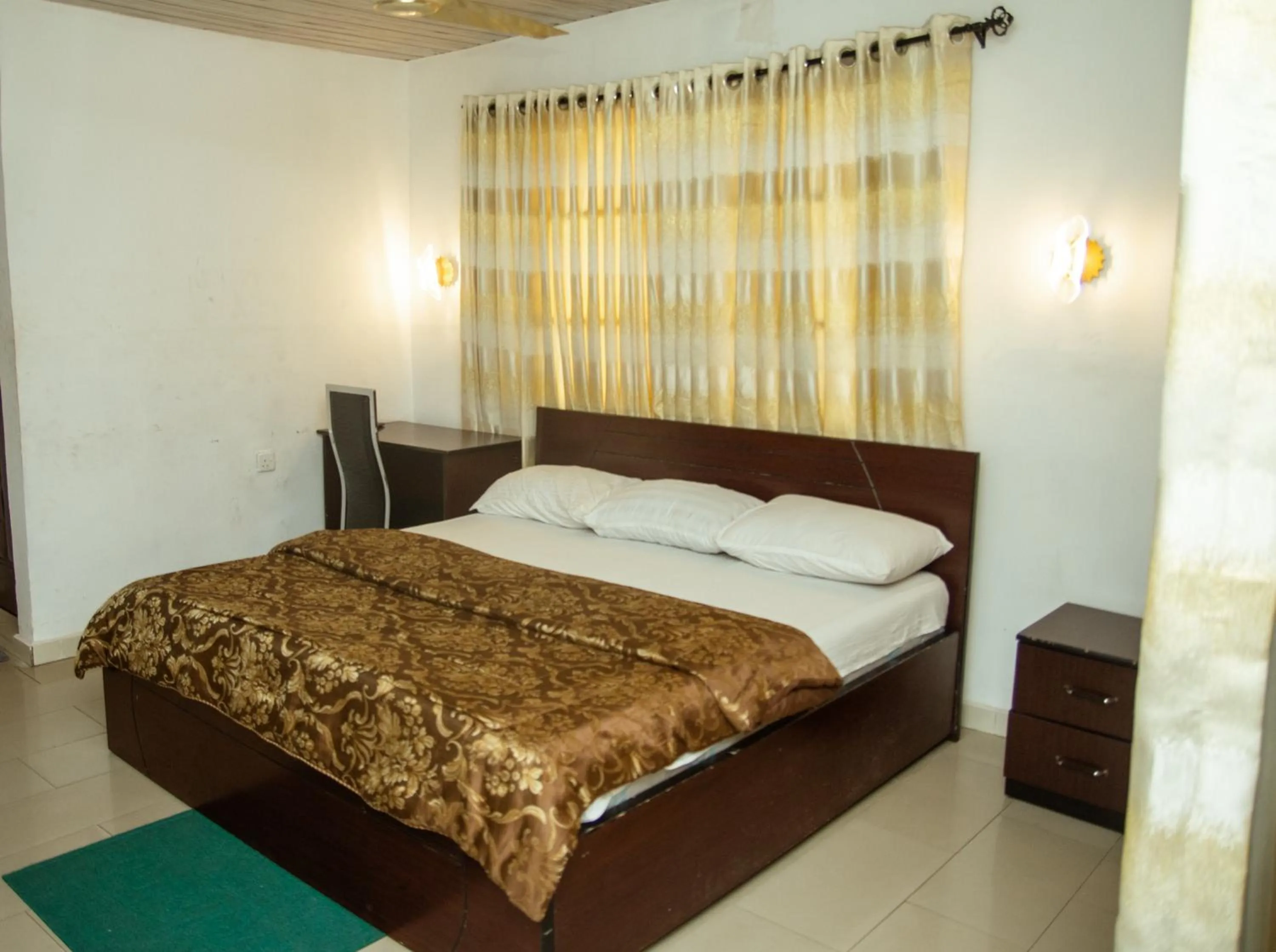 Photo of the whole room, Bed in Haffy Executive Hotels and Suite