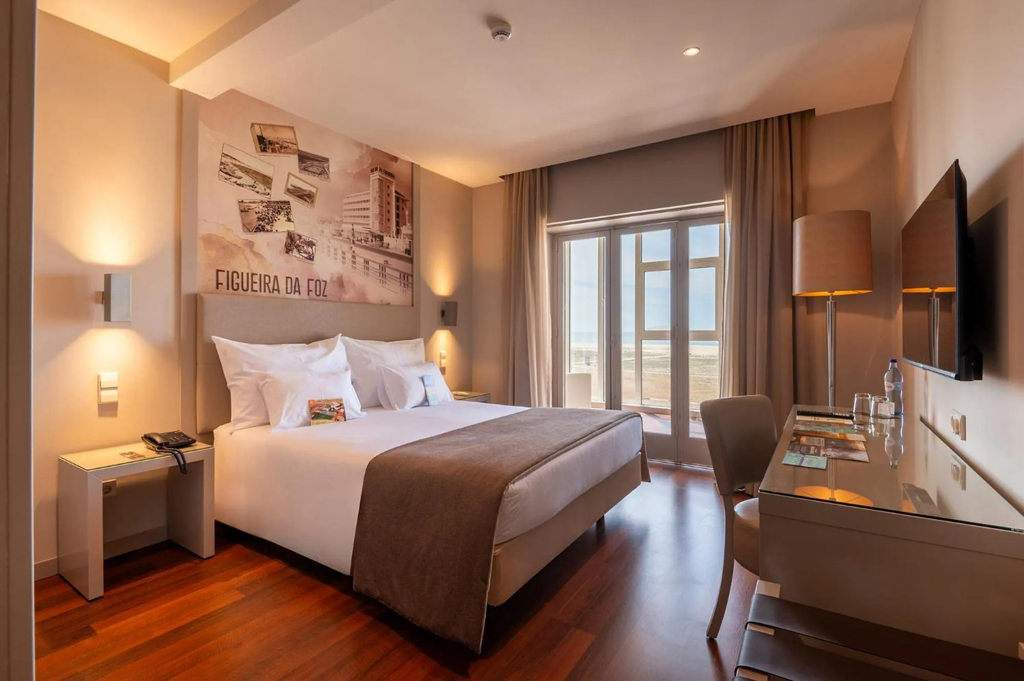 Bedroom, Bed in Vila Gale Collection Figueira da Foz