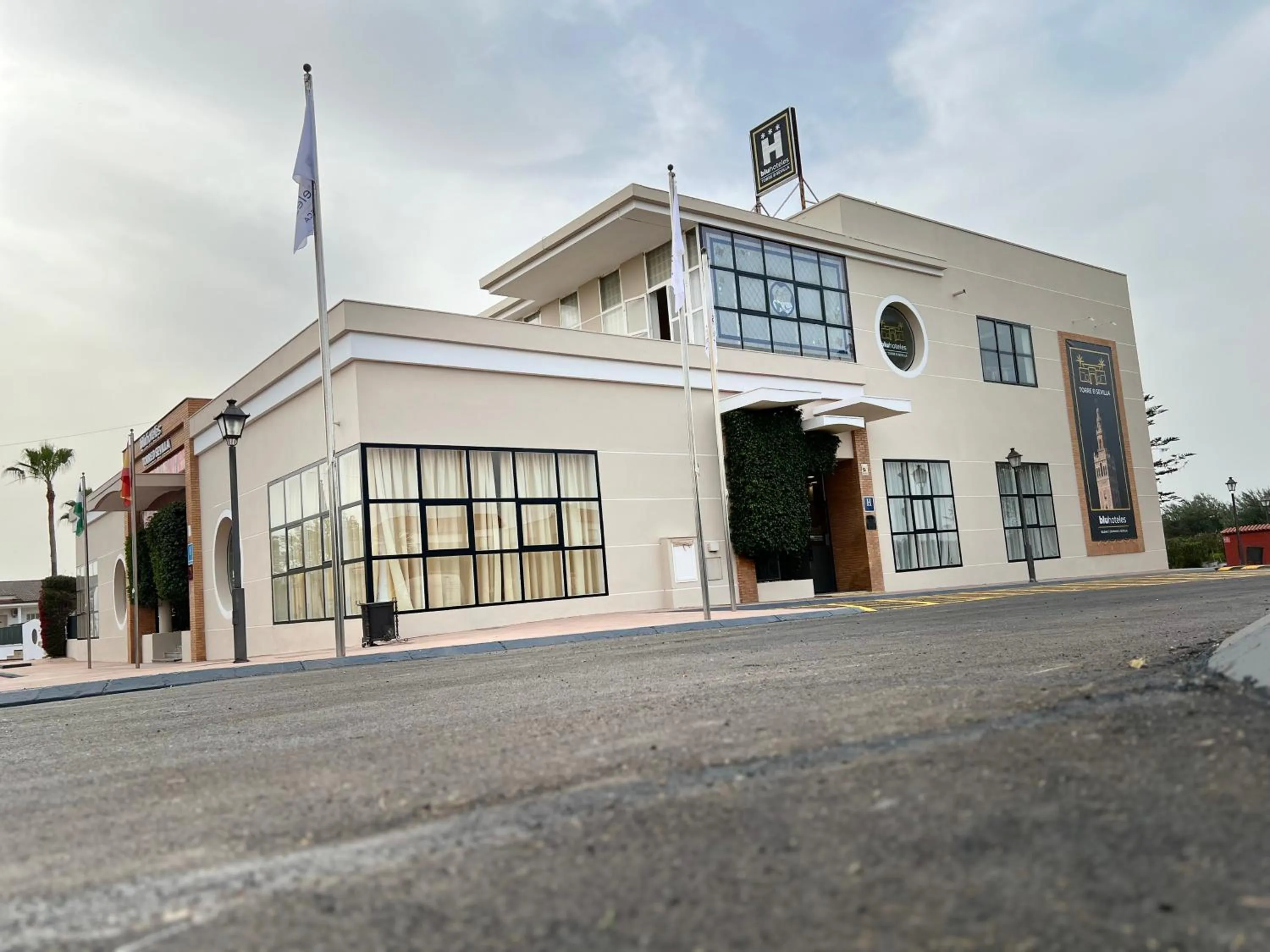 Off site in Hospedium Hotel Sky Blu Torre de Sevilla