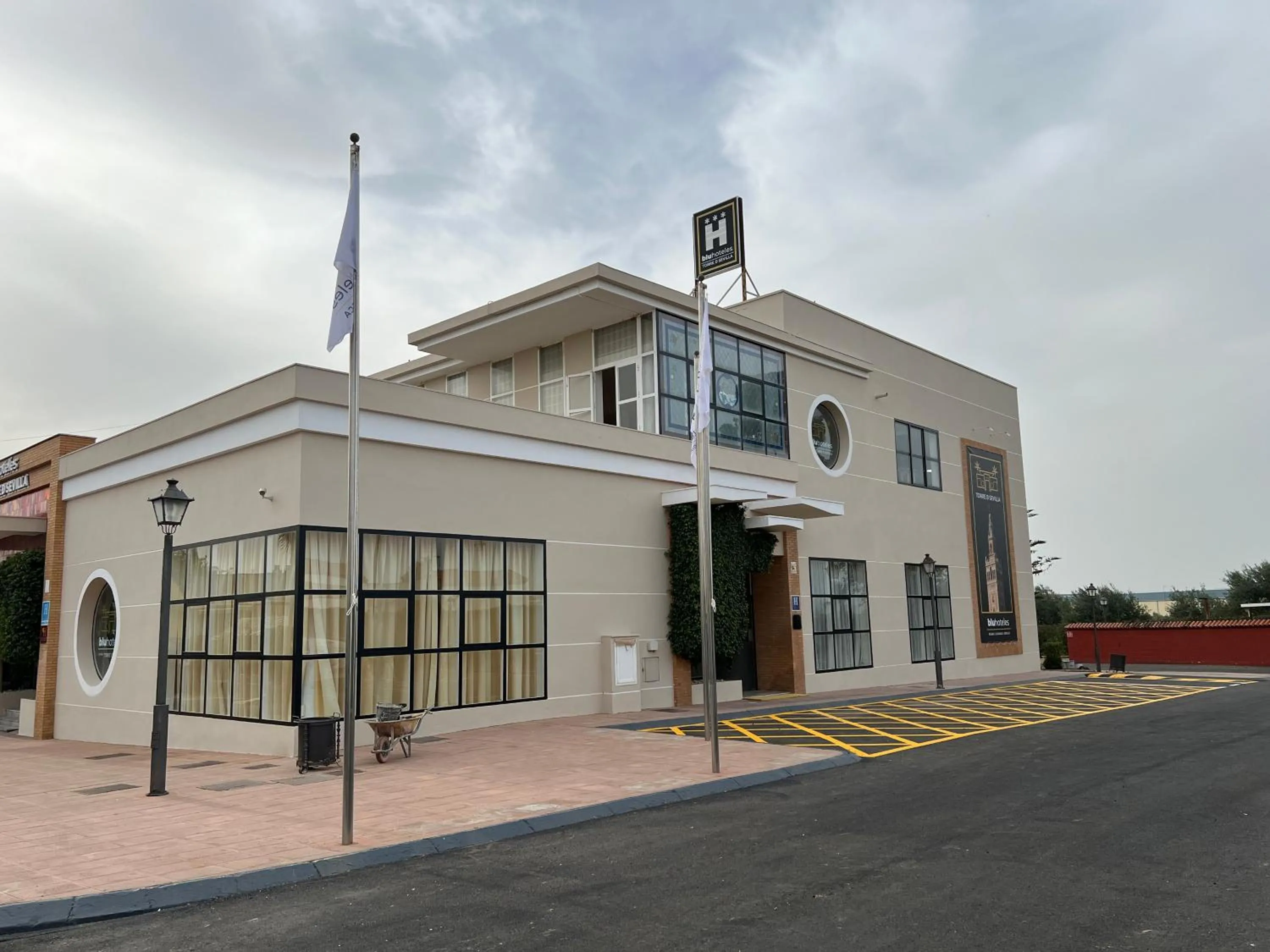 Off site in Hospedium Hotel Sky Blu Torre de Sevilla