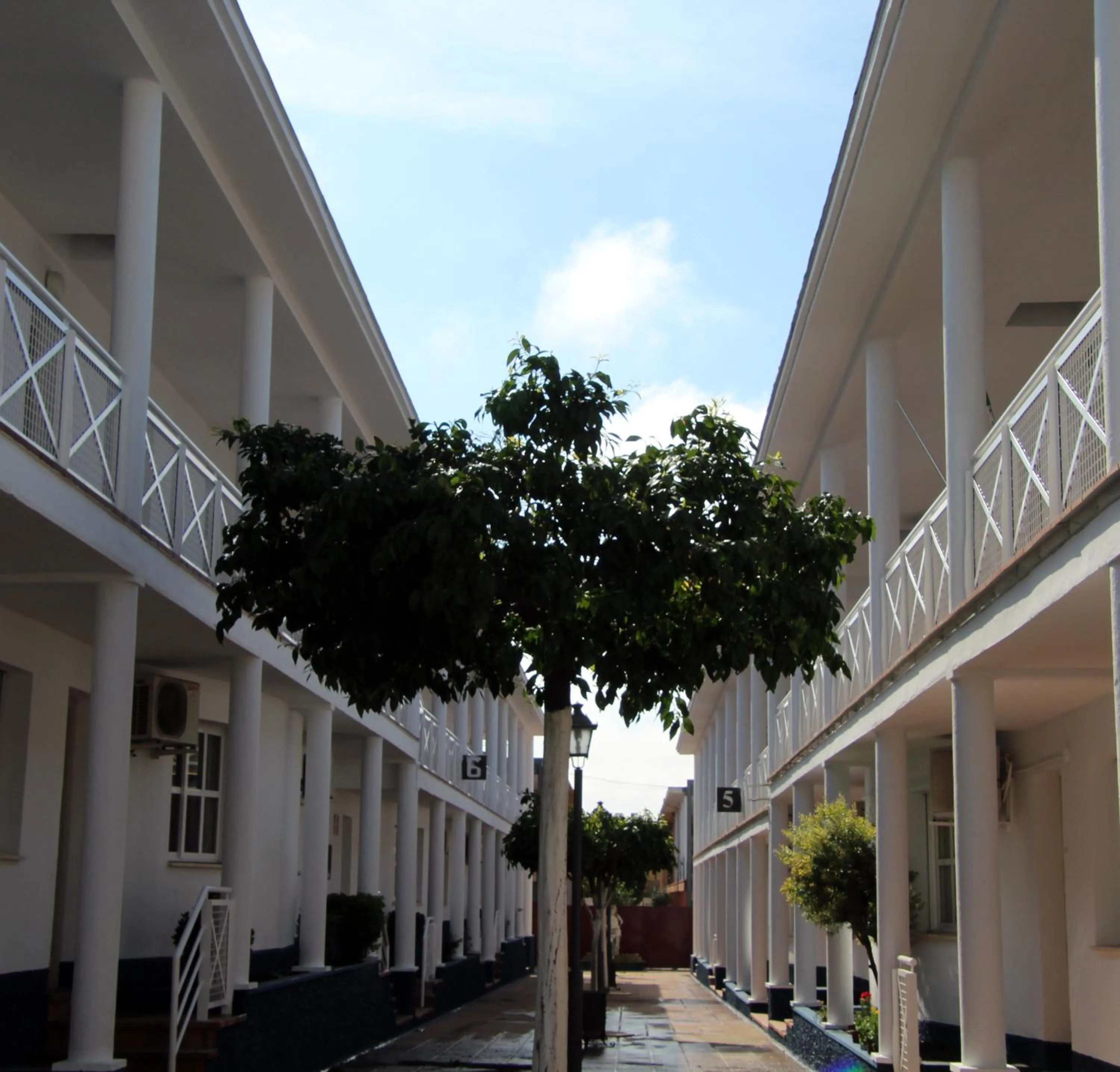 Property building in Hospedium Hotel Sky Blu Torre de Sevilla