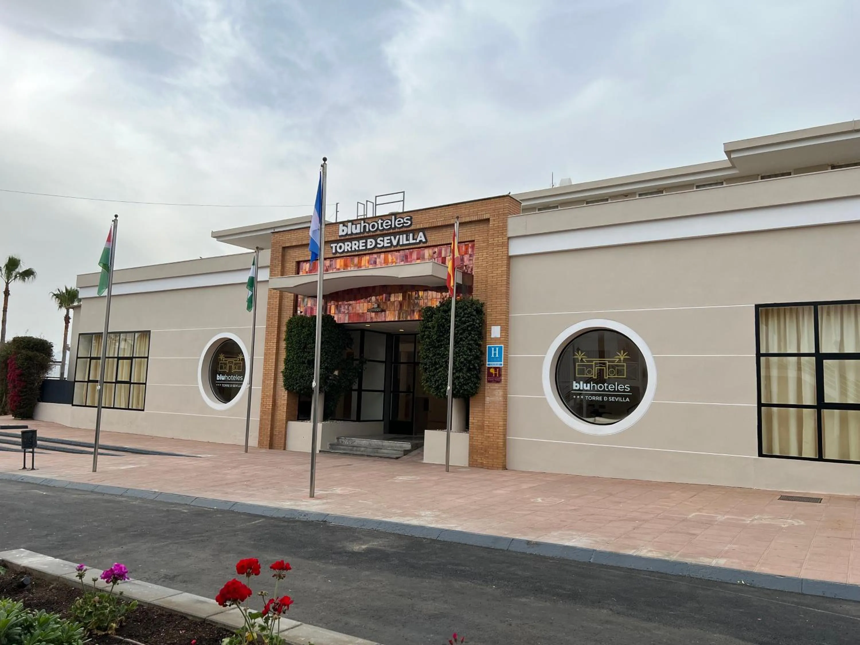 Off site in Hospedium Hotel Sky Blu Torre de Sevilla