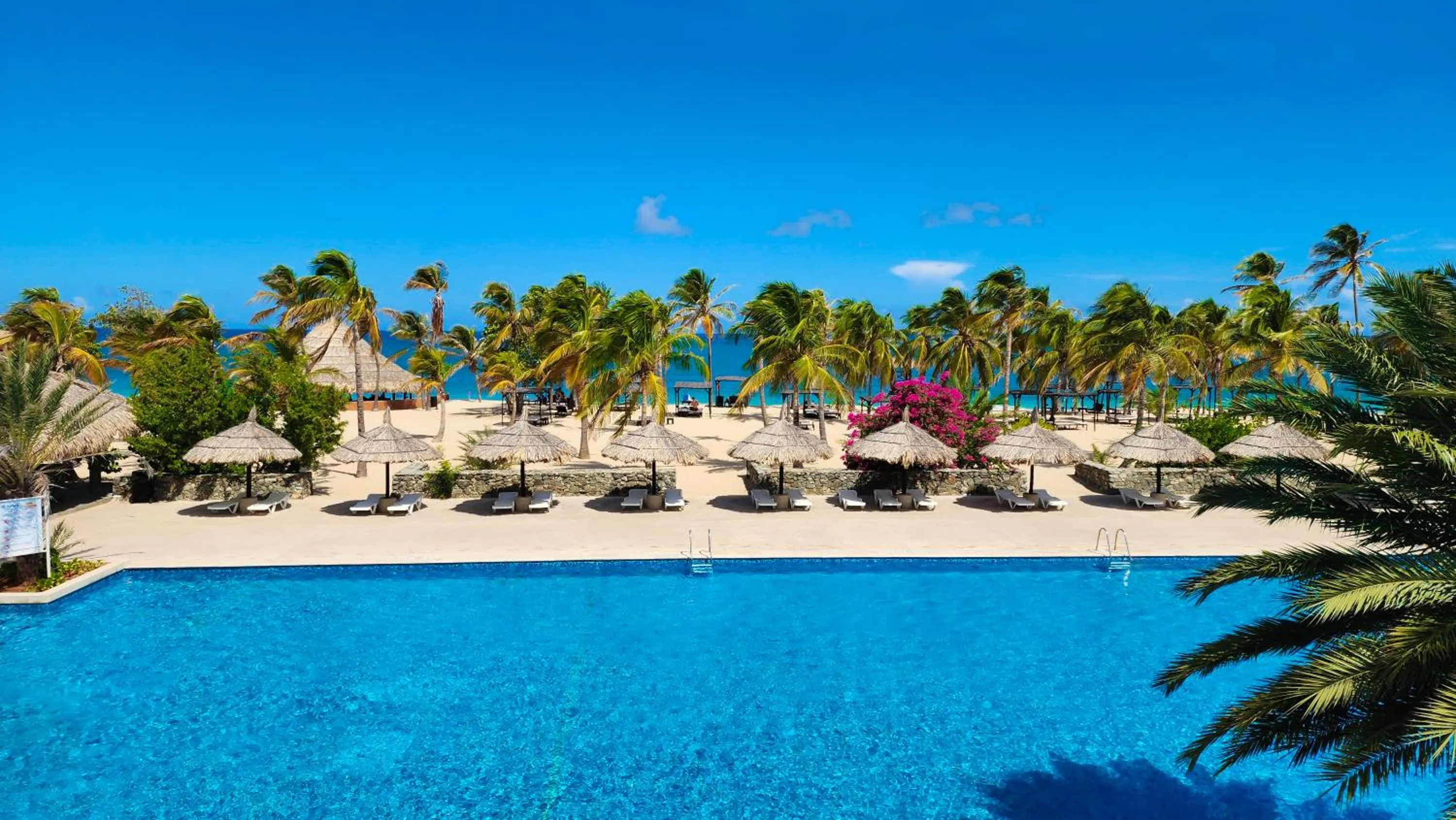 Swimming pool in Sunsol Ecoland