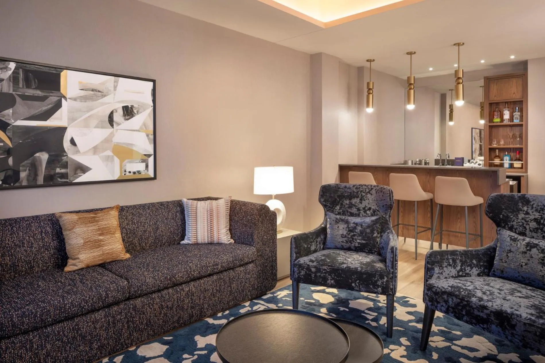 Lounge or bar in Caesars Republic Scottsdale, a Hilton Hotel