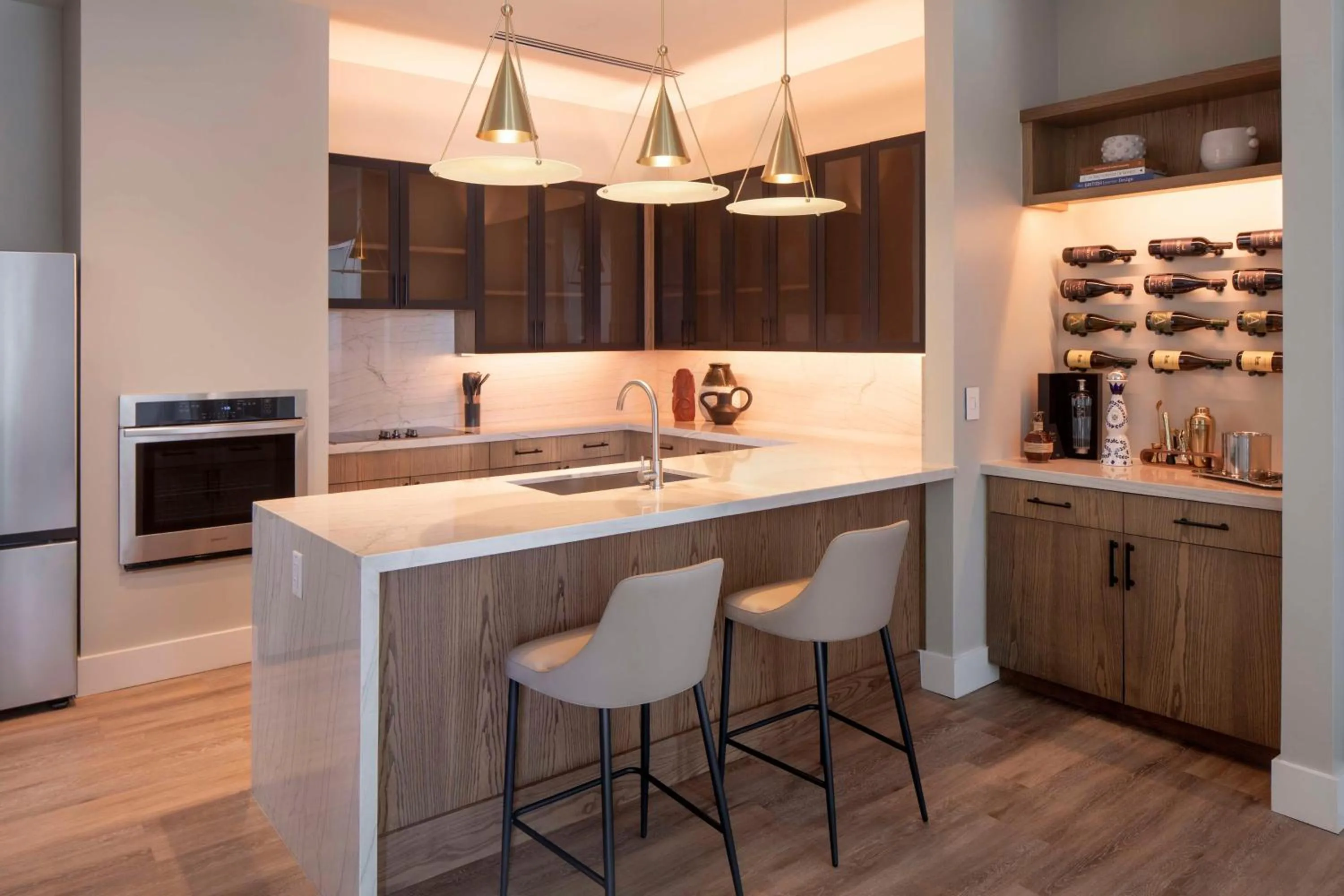 Kitchen or kitchenette in Caesars Republic Scottsdale, a Hilton Hotel