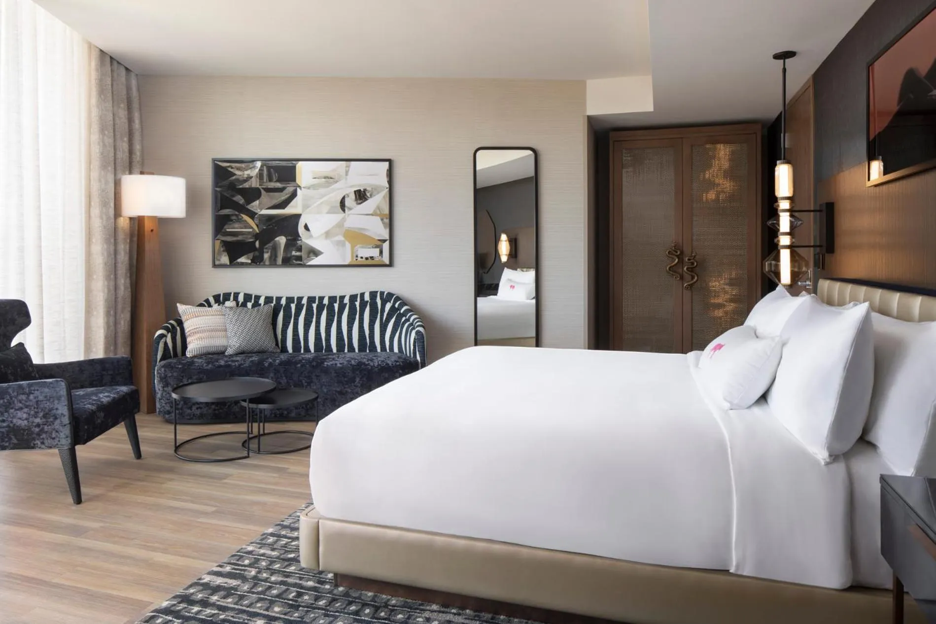 Bedroom, Bed in Caesars Republic Scottsdale, a Hilton Hotel