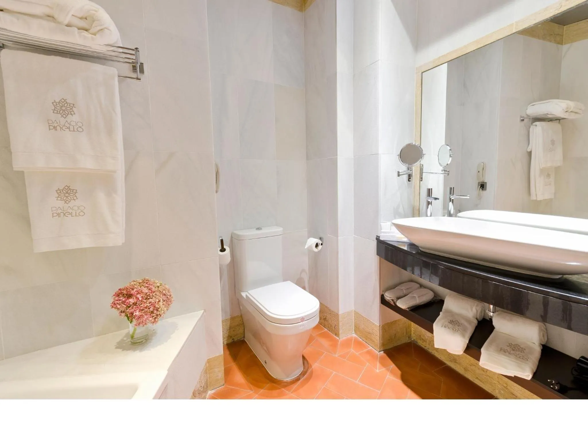 Bathroom in Palacio Pinello