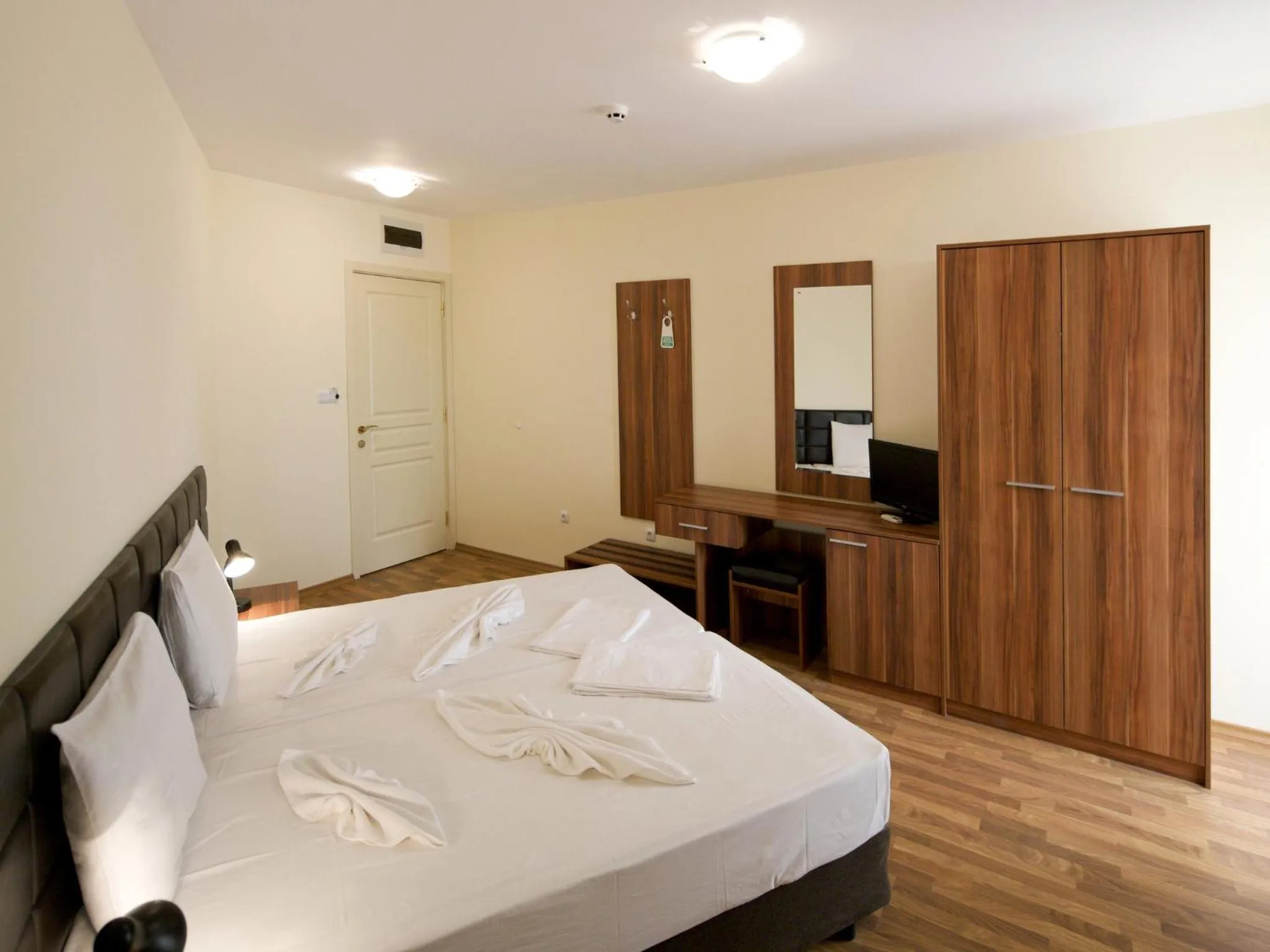 Photo of the whole room, Bed in Hotel Golden Ina - All Inclusive - Beachfront