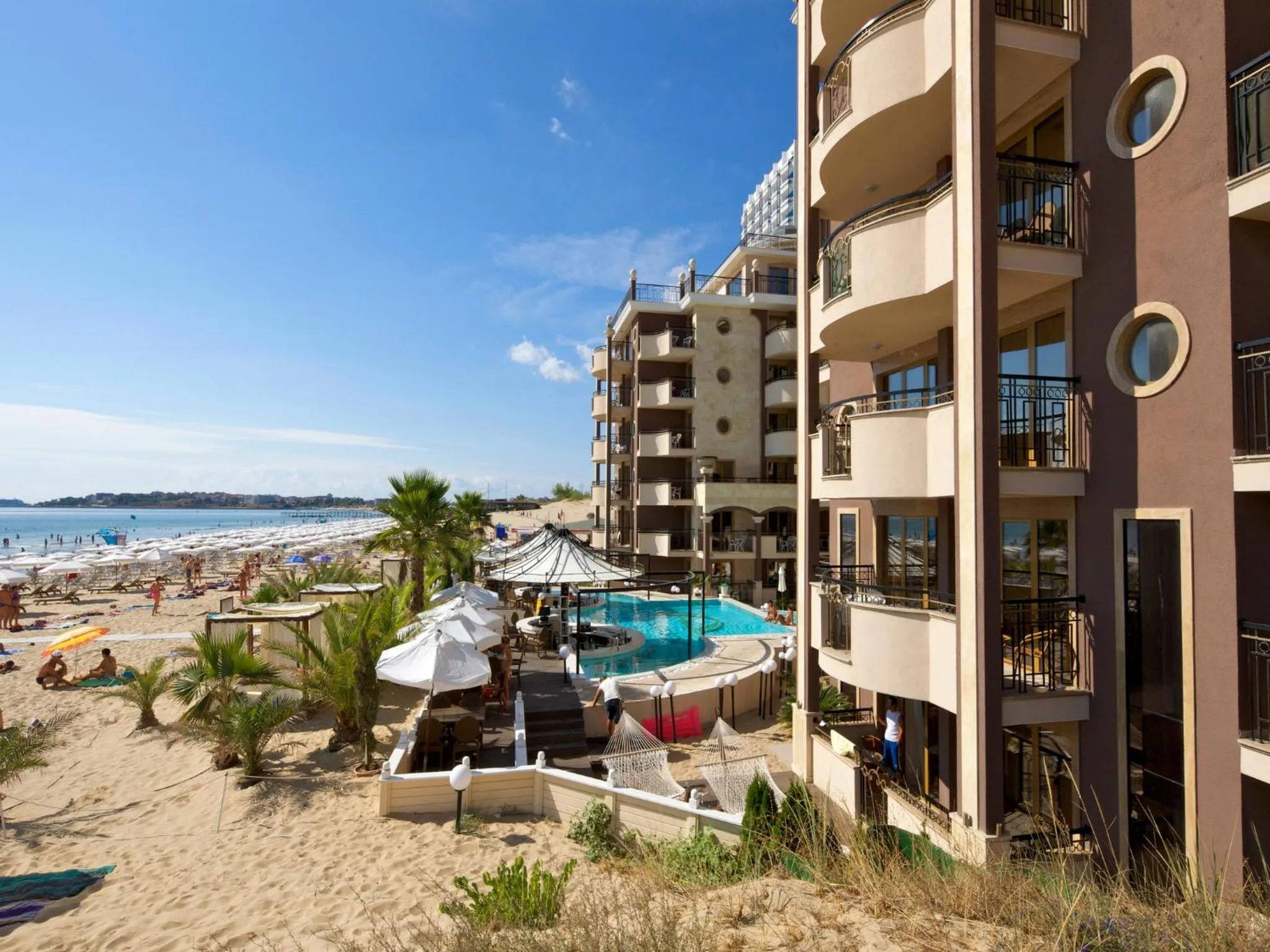 Facade/entrance in Hotel Golden Ina - All Inclusive - Beachfront