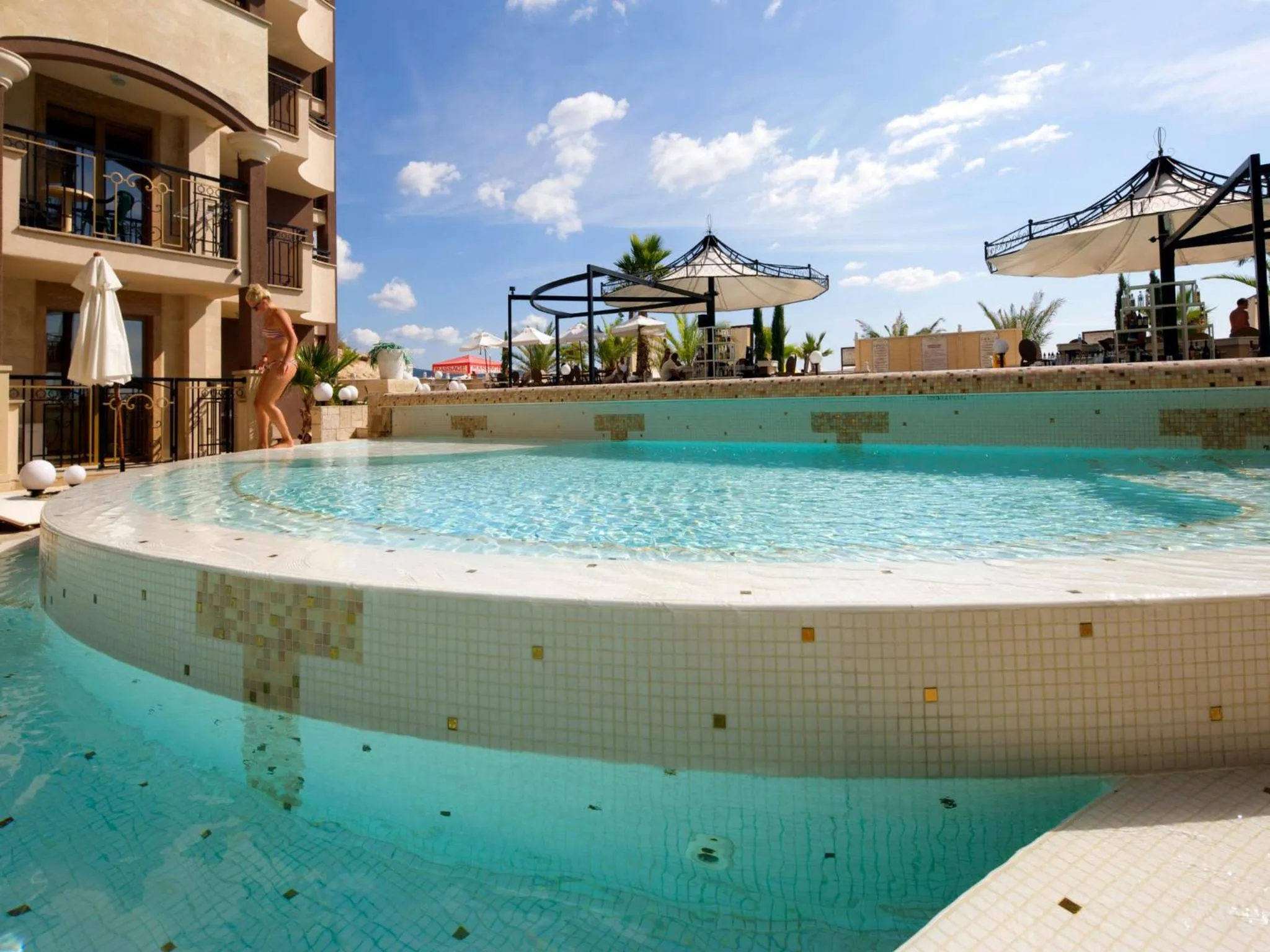 Patio in Hotel Golden Ina - All Inclusive - Beachfront