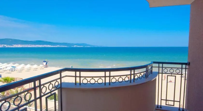 Hotel Golden Ina - All Inclusive - Beachfront