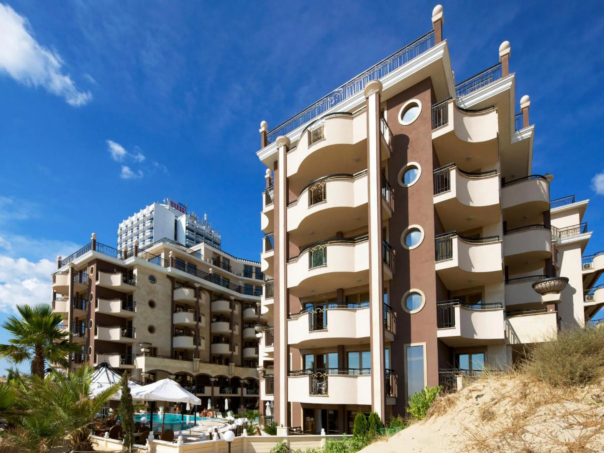 Facade/entrance in Hotel Golden Ina - All Inclusive - Beachfront