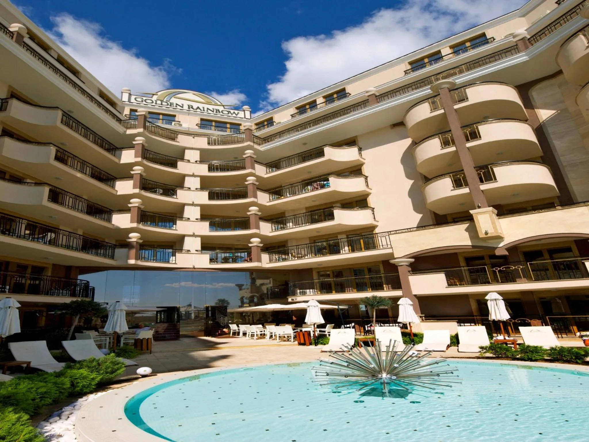 Patio in Hotel Golden Ina - All Inclusive - Beachfront