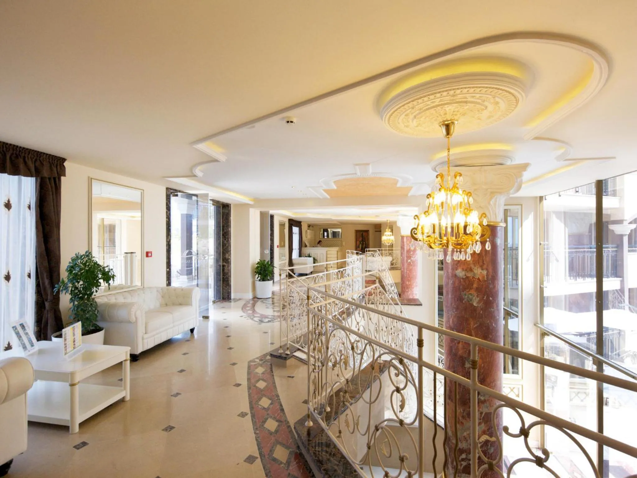 Lobby or reception in Hotel Golden Ina - All Inclusive - Beachfront