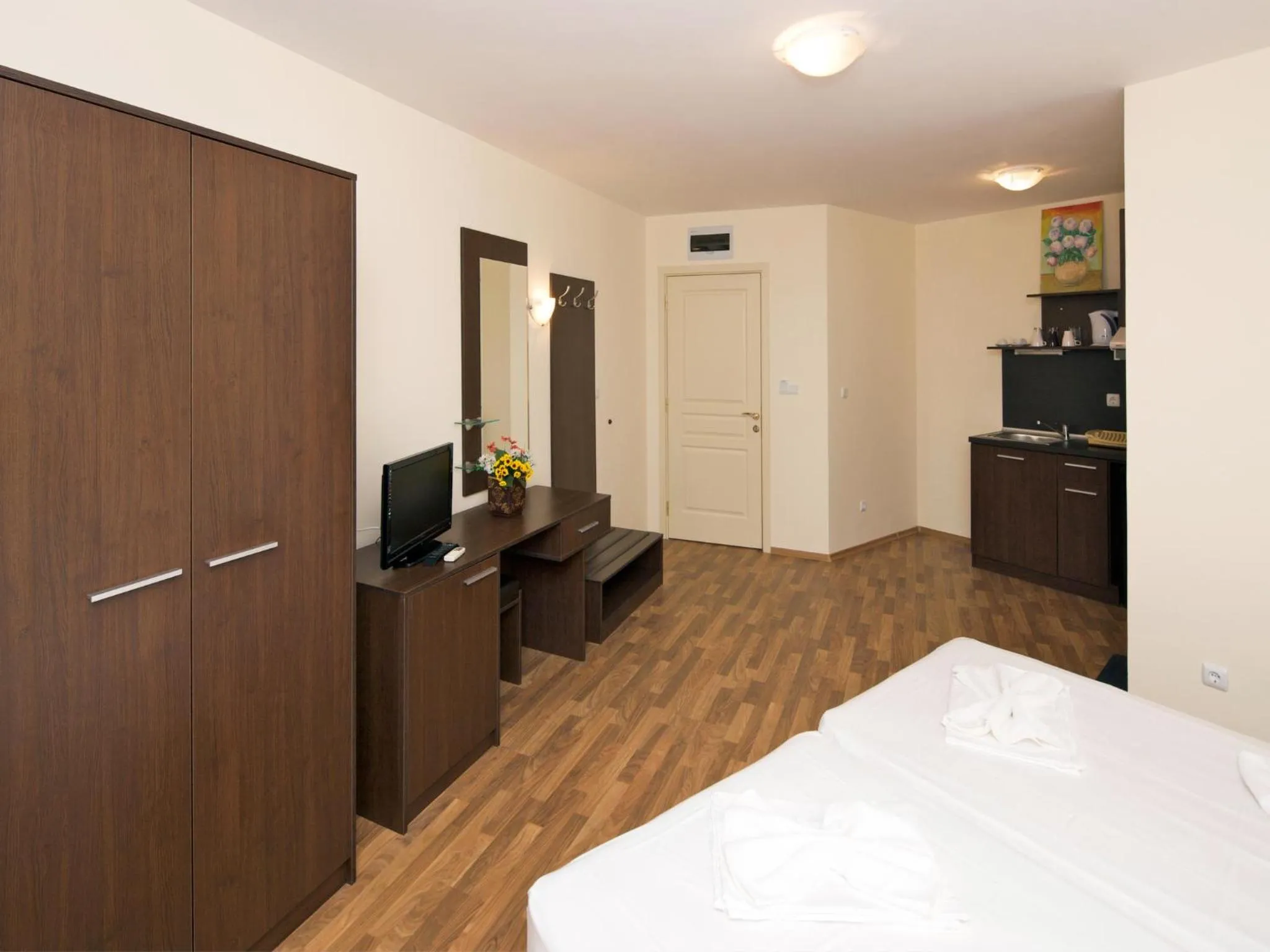 Photo of the whole room, Bed in Hotel Golden Ina - All Inclusive - Beachfront