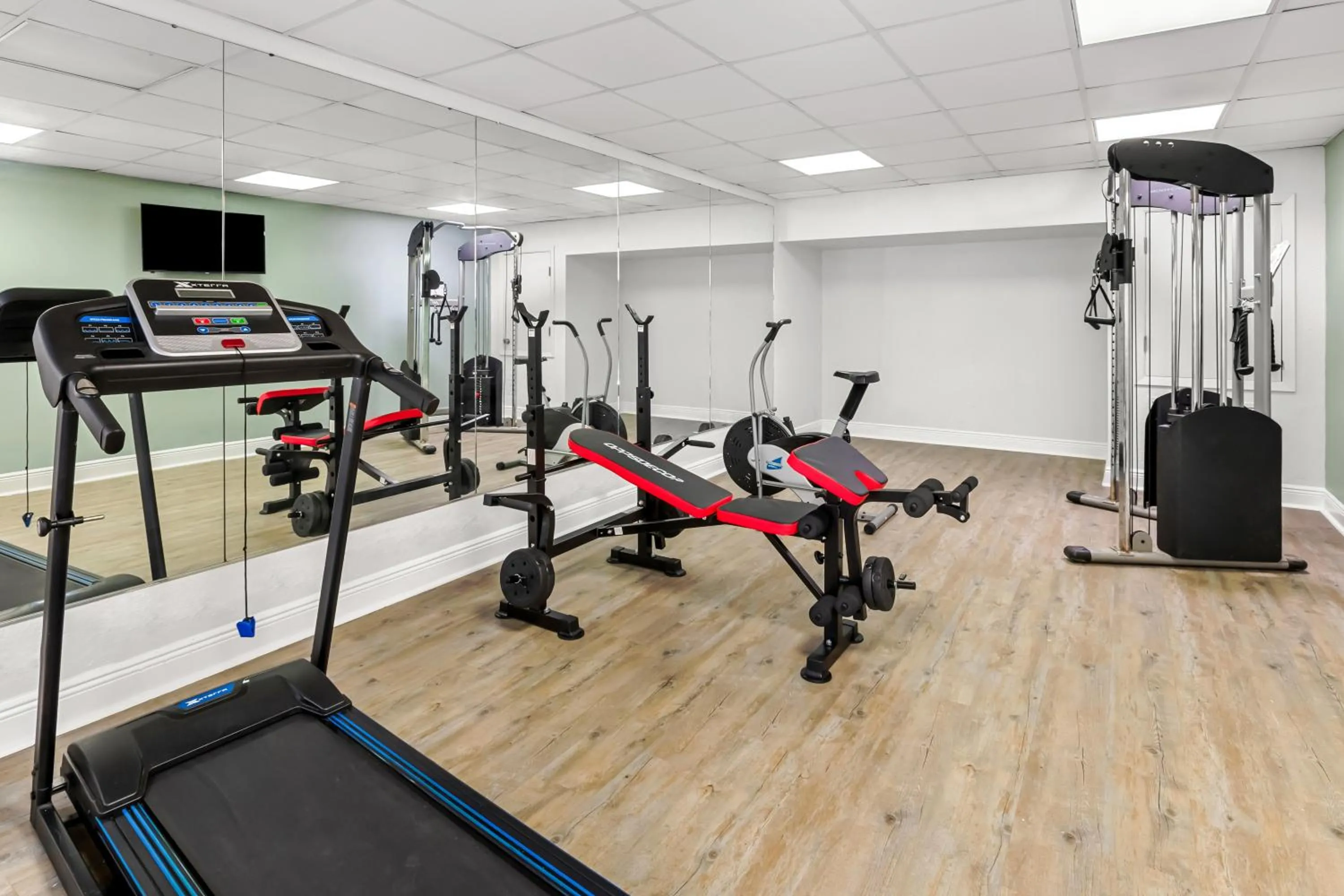 Fitness centre/facilities in Suburban Studios Slidell I-10