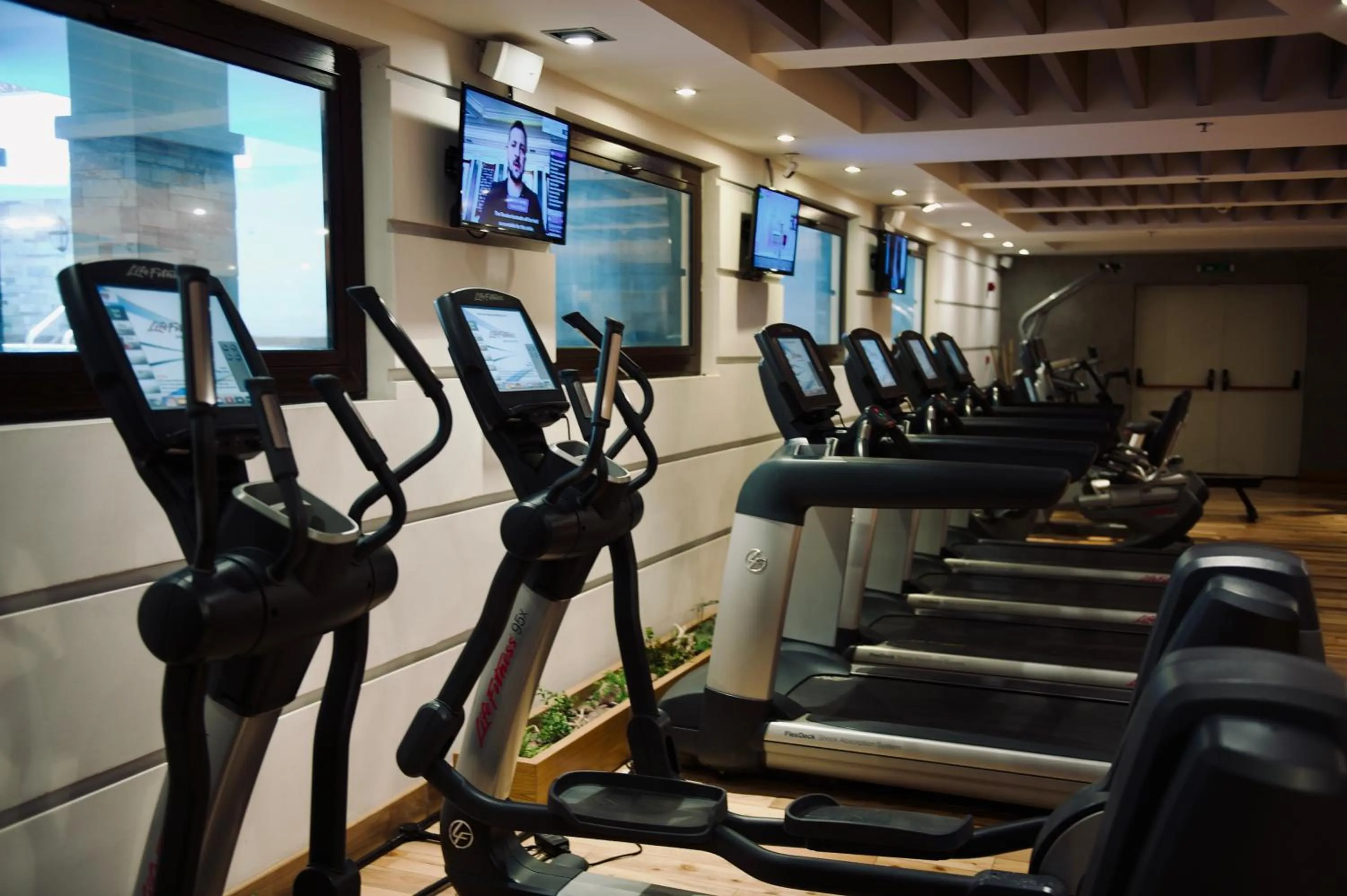 Fitness centre/facilities in Rawasi Hotel Apartments