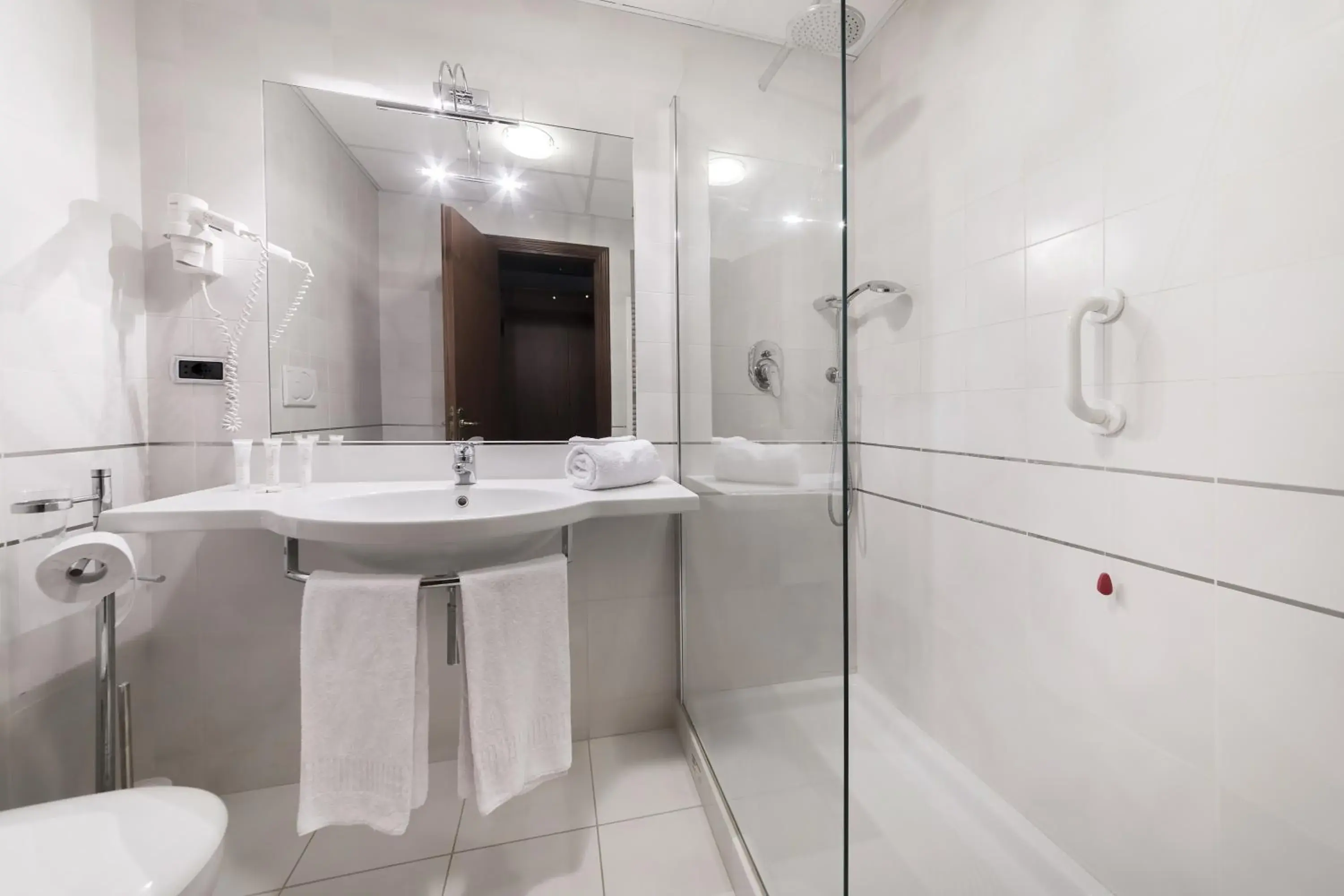 Comfort Triple Room with Spa Access in Grand Hotel Telese Comfort Triple Room with Spa Access in Grand Hotel Telese