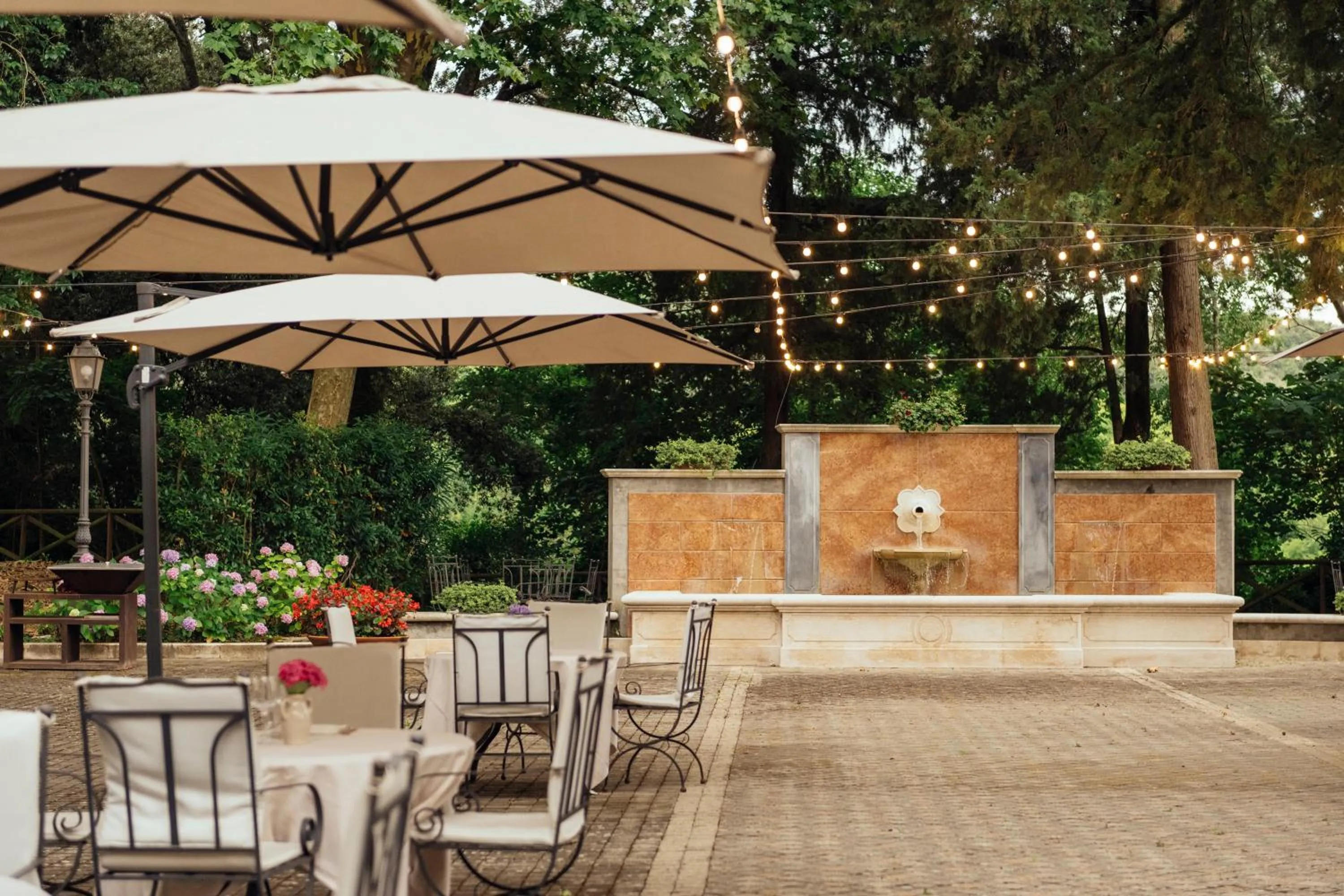 Restaurant/places to eat in Grand Hotel Telese