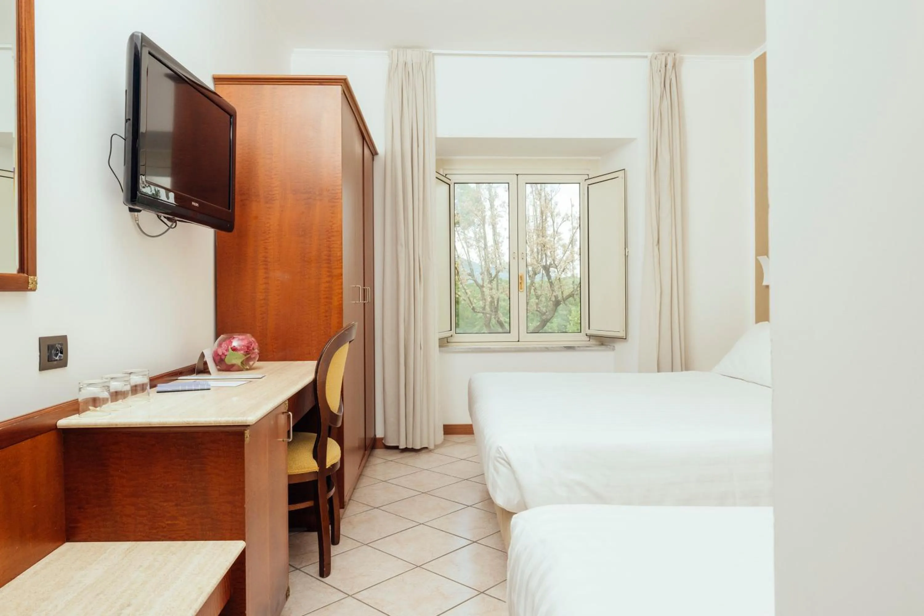 Photo of the whole room, Bed in Grand Hotel Telese